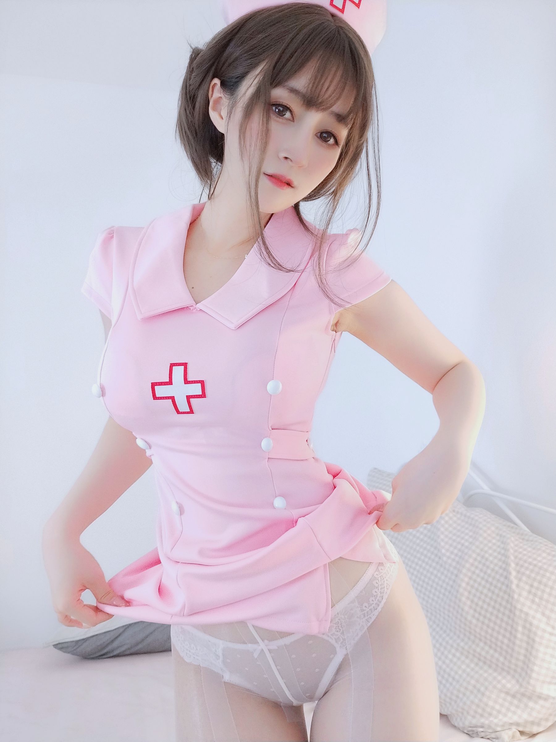 Coser小姐姐白银 – 夜间的私人护士 [24P]