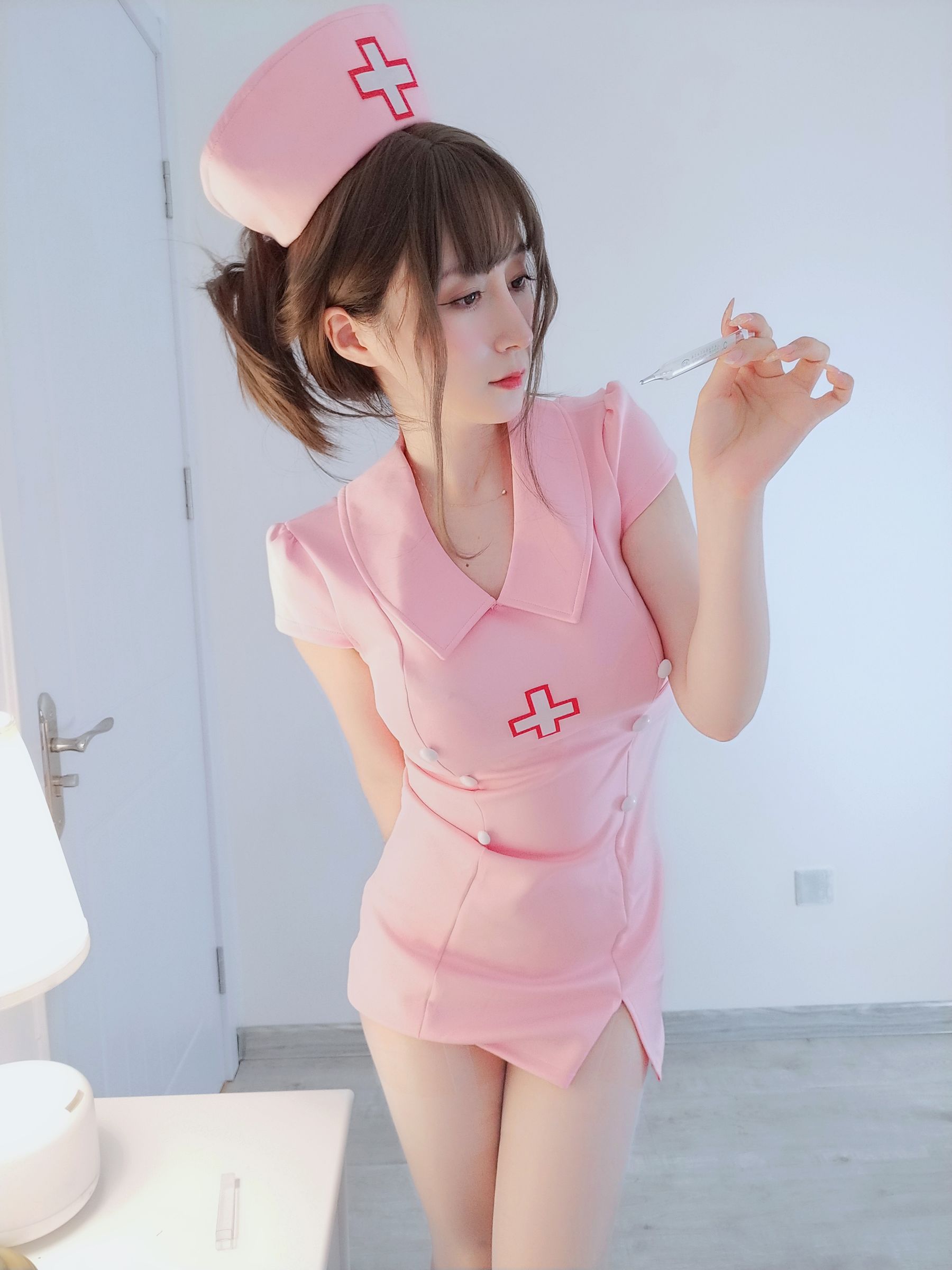 Coser小姐姐白银 – 夜间的私人护士 [24P]