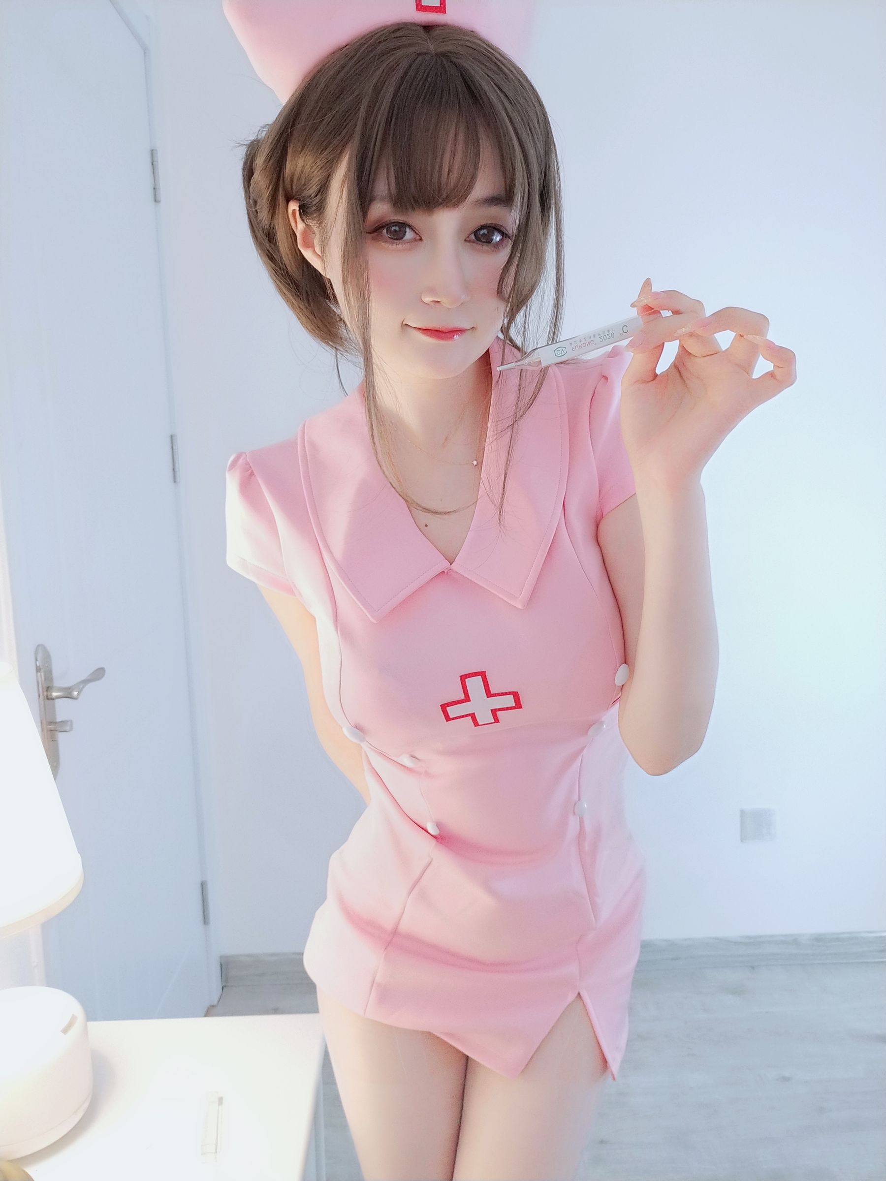 Coser小姐姐白银 – 夜间的私人护士 [24P]