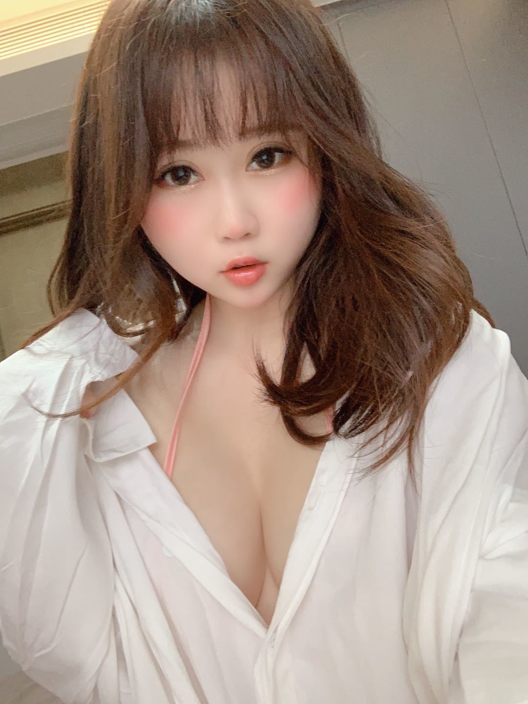蜜桃少女是依酱呀 – 尾巴 [24P]