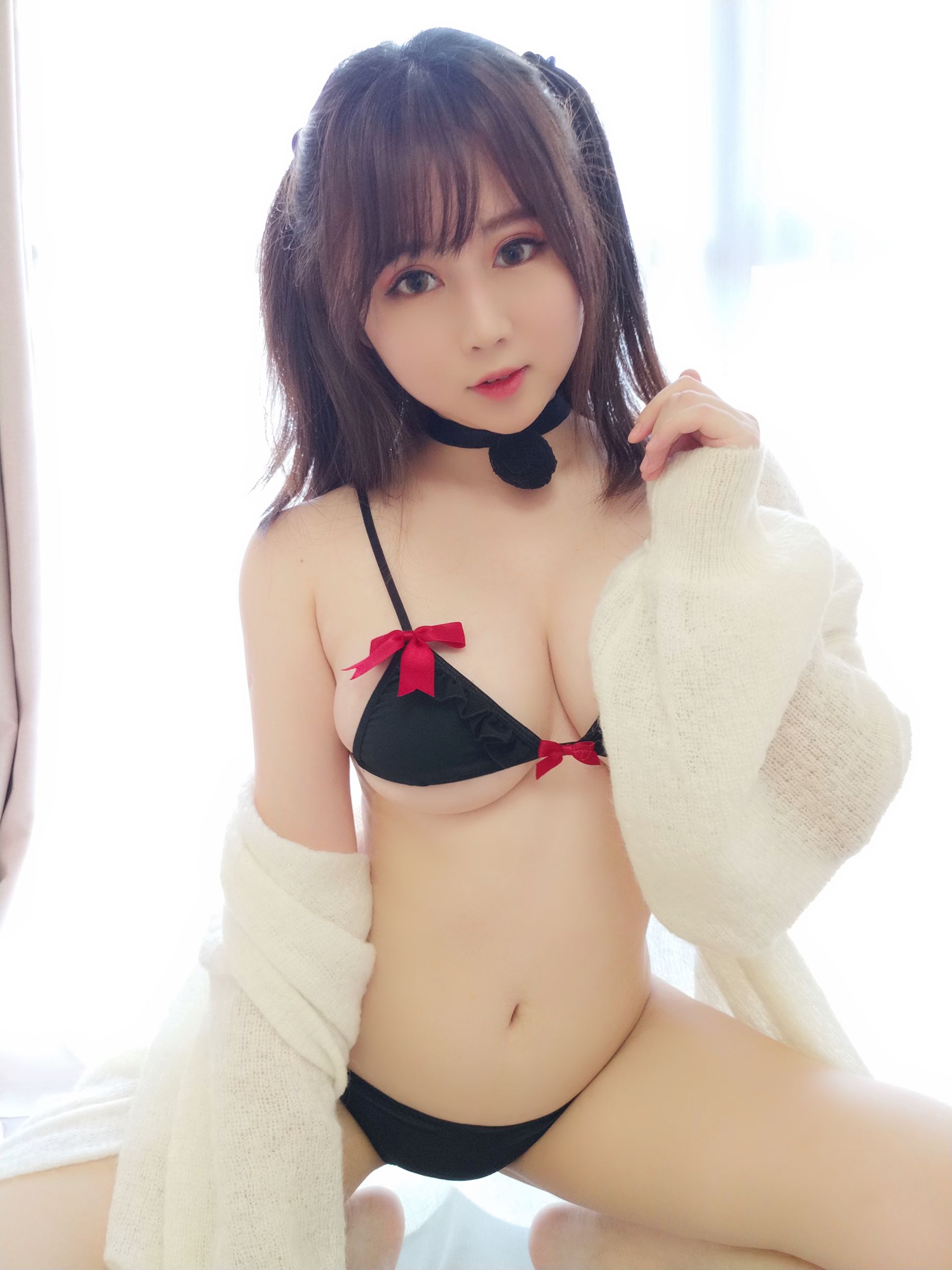 蜜桃少女是依酱呀 黑色情趣内衣 [28P]