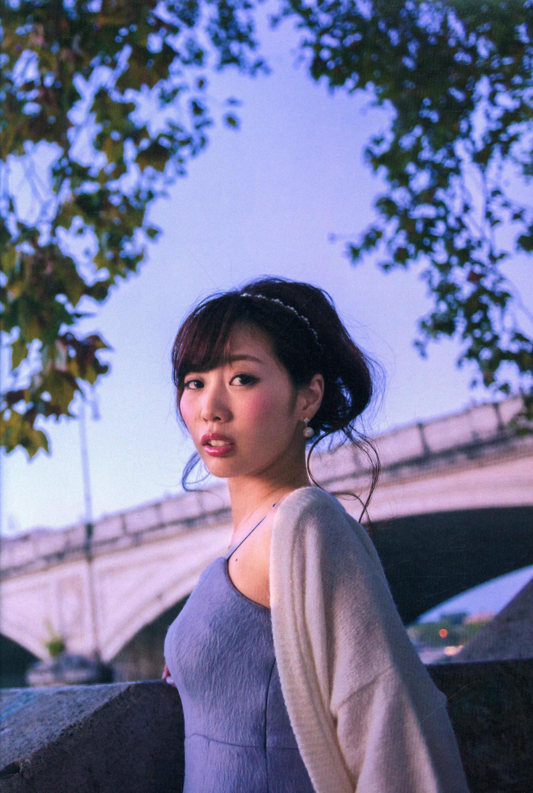 楠田亜衣奈 ファーストソロ写真集「くすくすくっすん」 [126P]