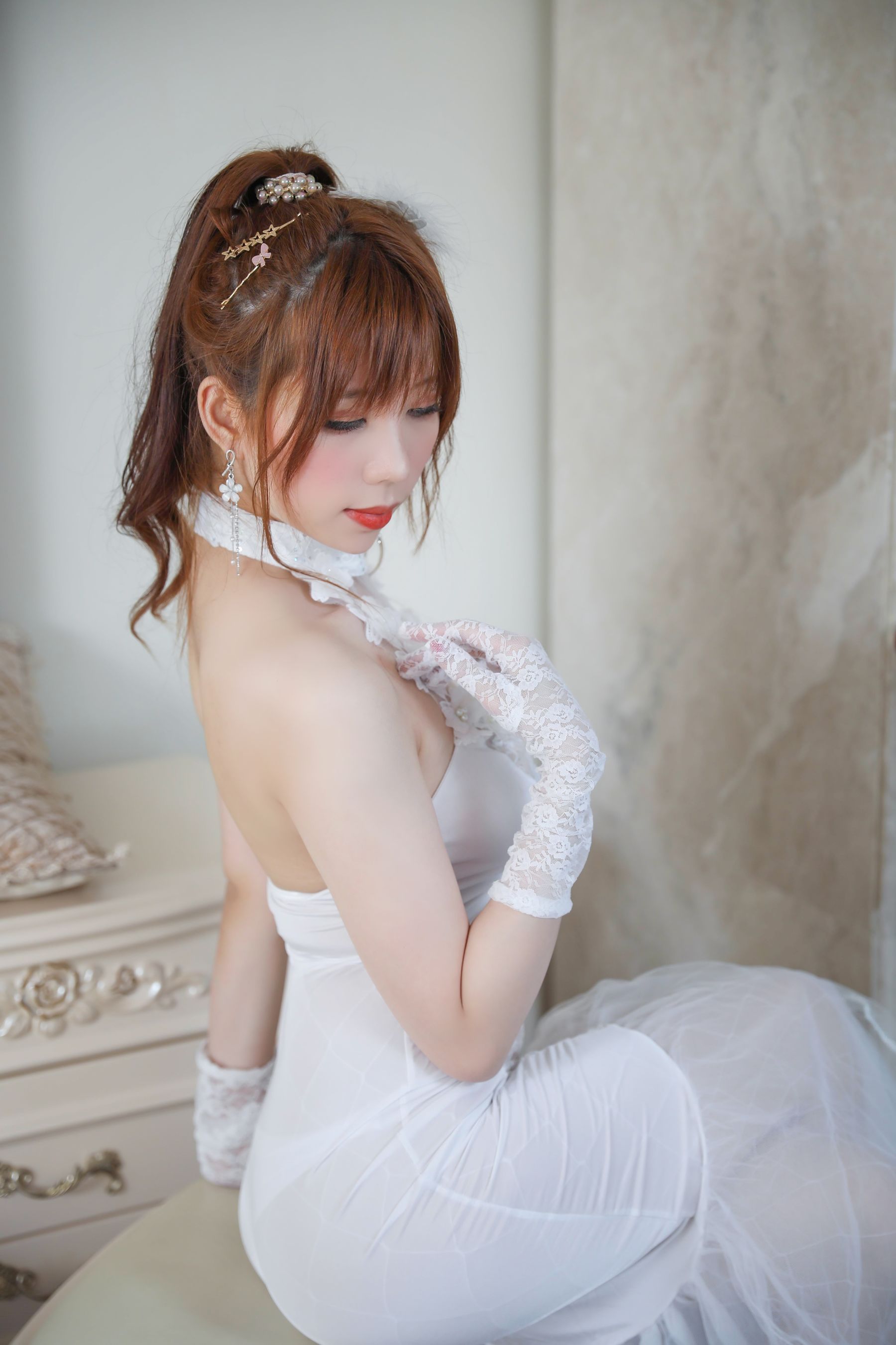 二次元巨乳美女鹿野希 – 白礼服 [131P]