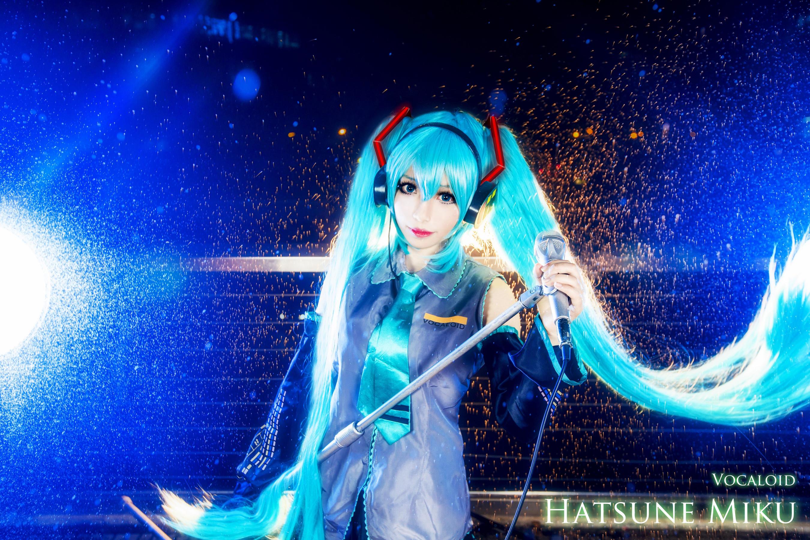 [Cosplay写真] 萌妹白易子教主 – VOCALOID [8P]