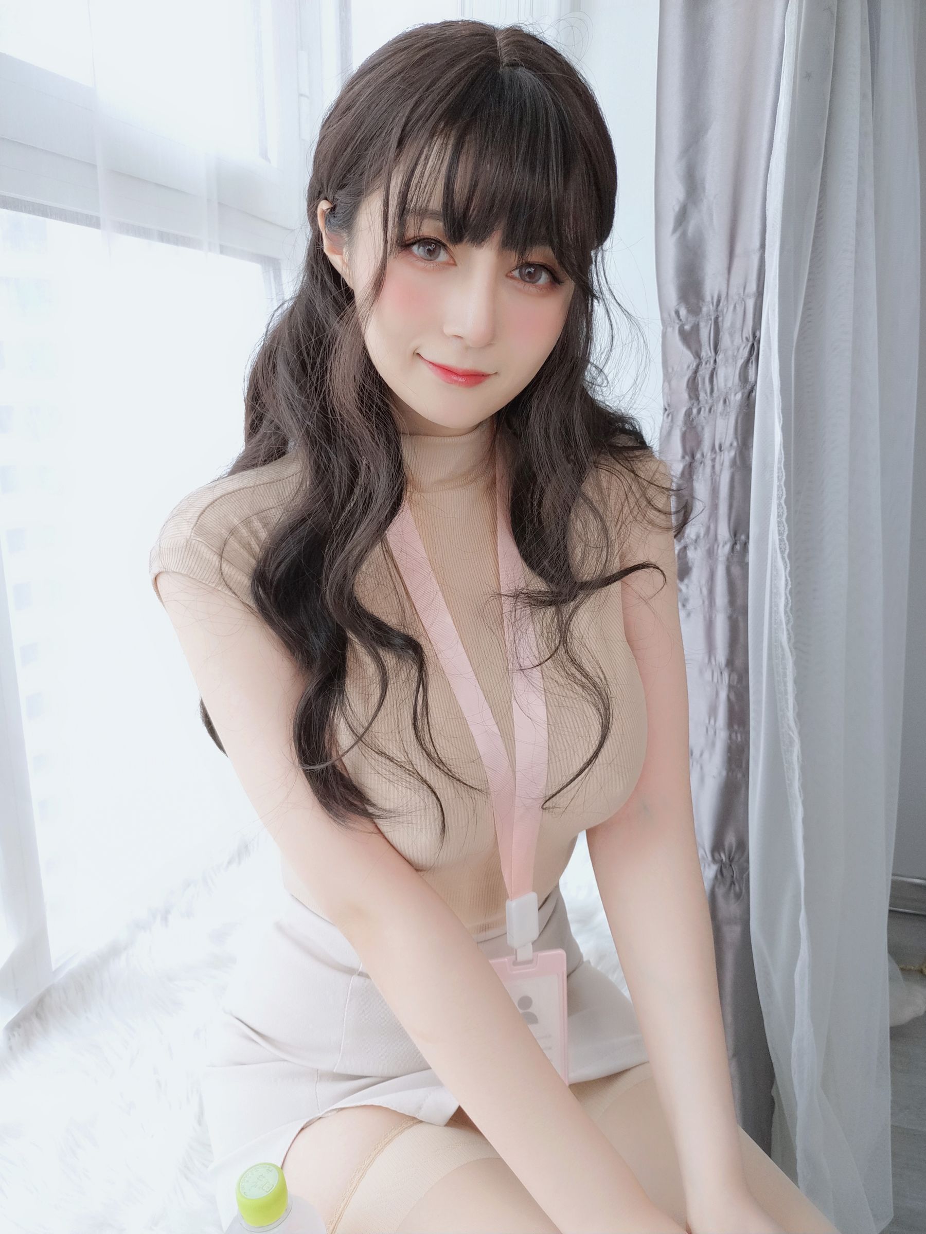 Coser小姐姐白银 – 水を飲みますか、先輩 [22P]