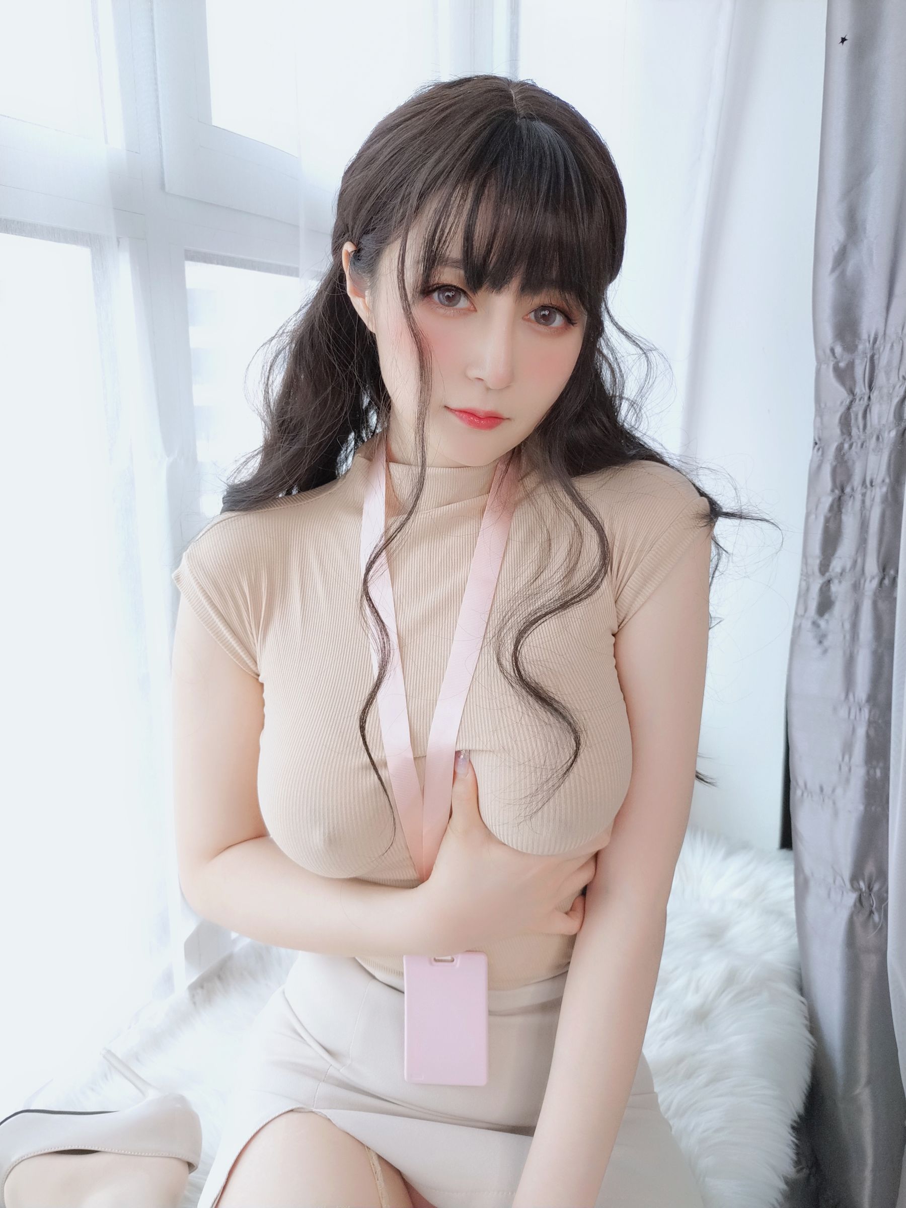Coser小姐姐白银 – 水を飲みますか、先輩 [22P]