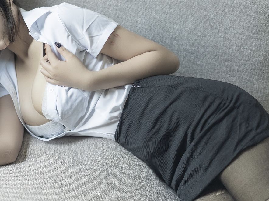 微博妹子 汐 – 制服 [39P]