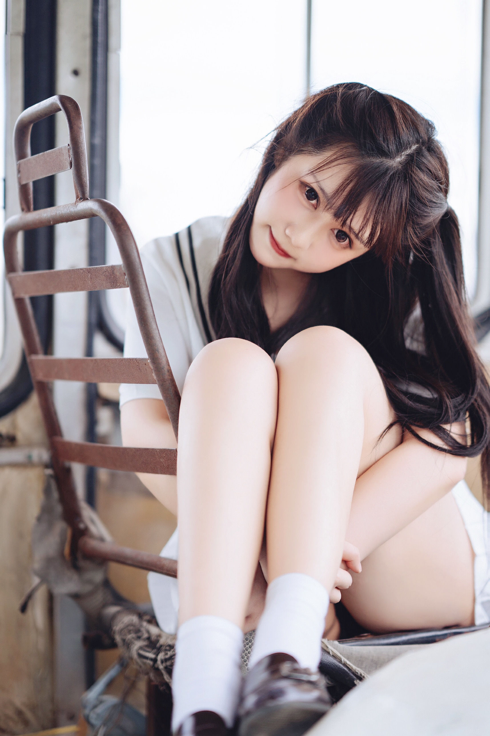 微博福利姬镜酱 – 静夏之JK少女 [33P]