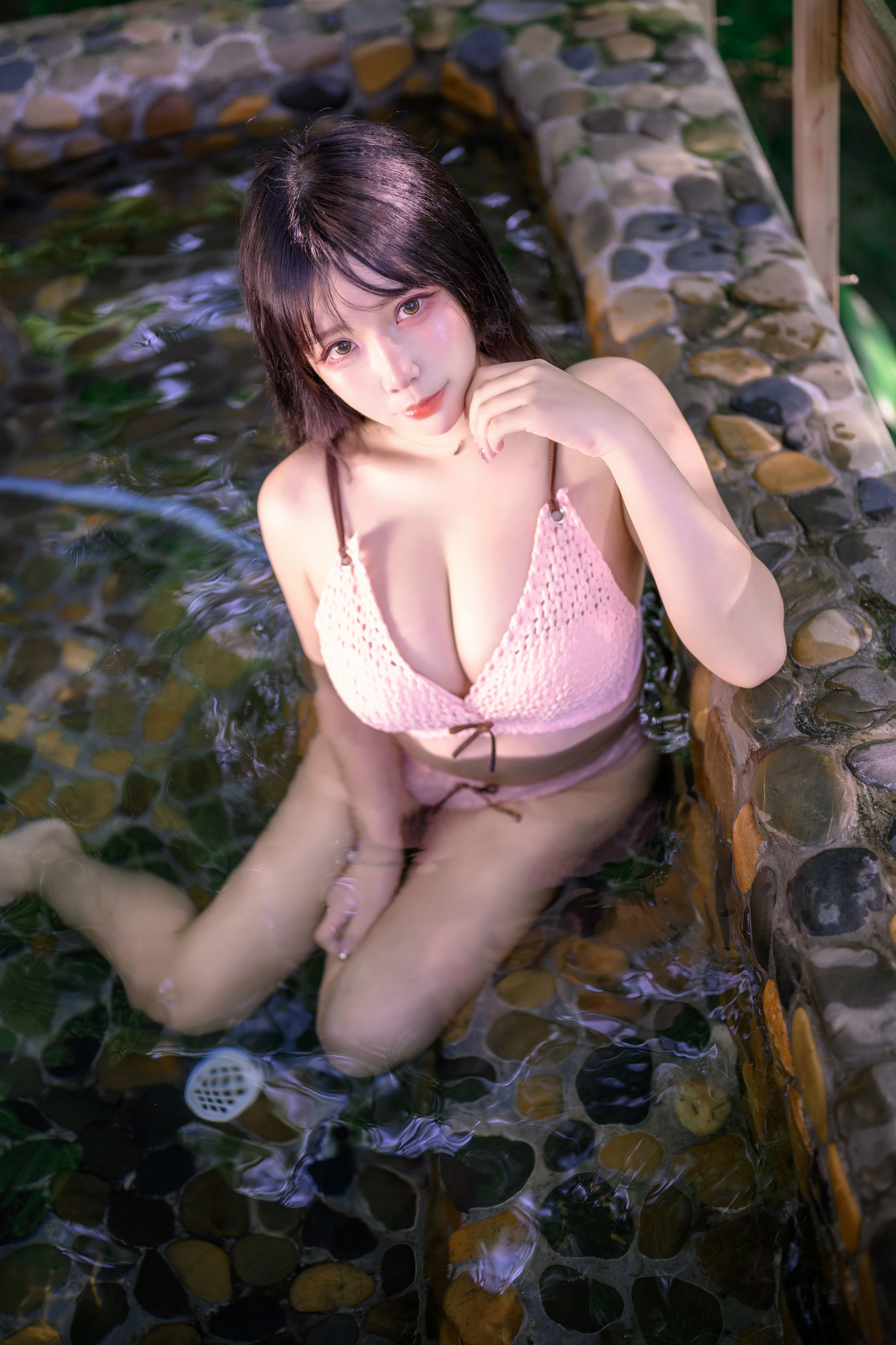 二次元妹子抱走莫子aa – 室外性感 [80P]
