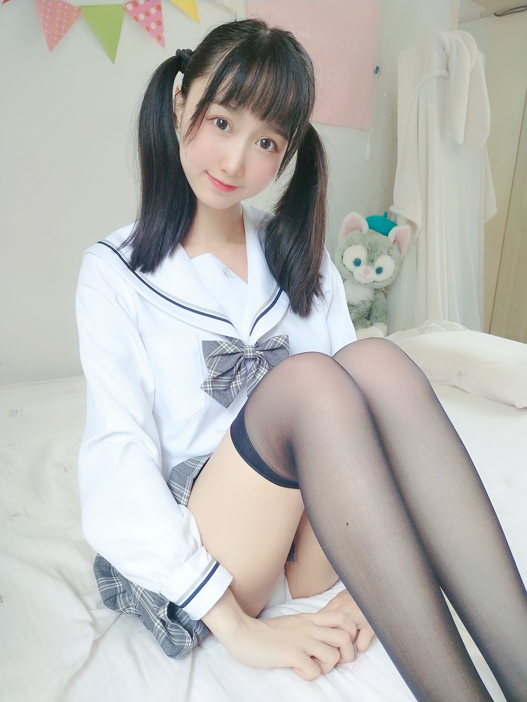 萌系小姐姐木绵绵OwO – 灰格子JK [21P]