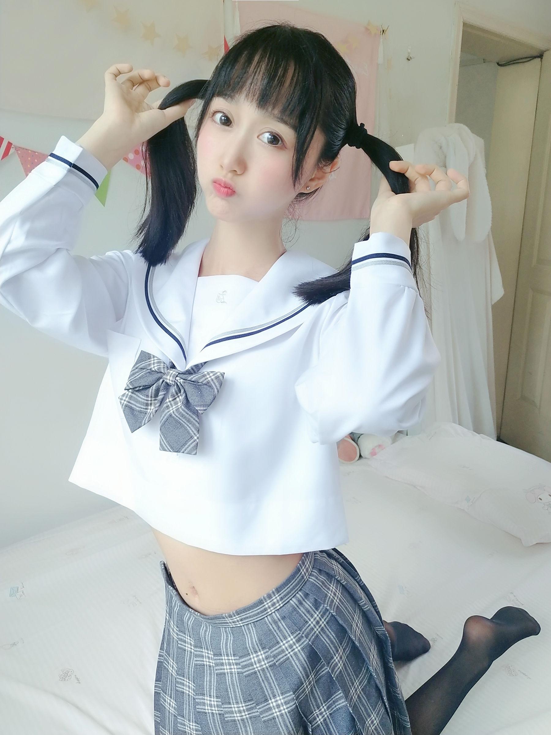 萌系小姐姐木绵绵OwO – 灰格子JK [21P]