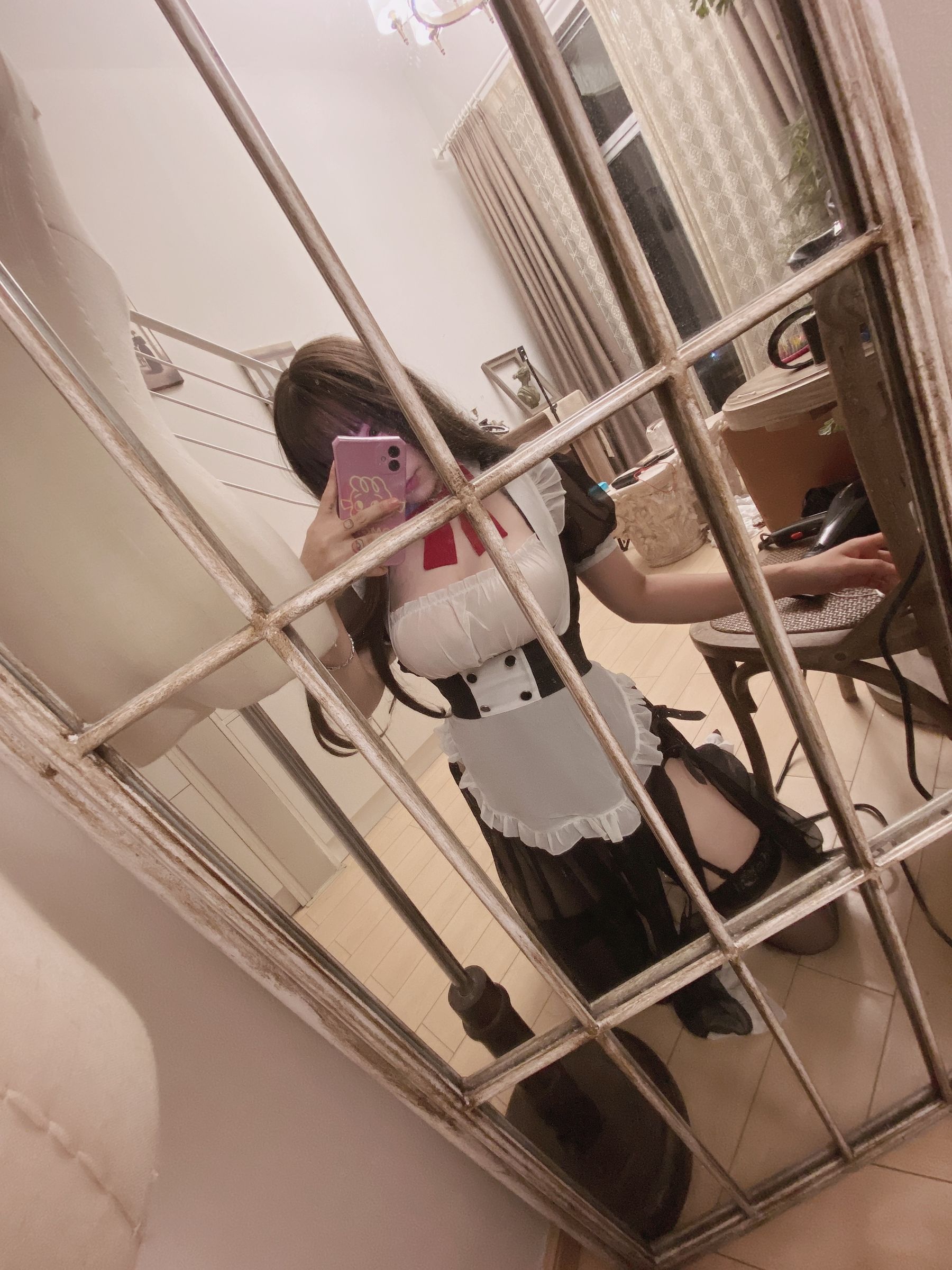 次屁啦 – 透明女仆桃 [19P]