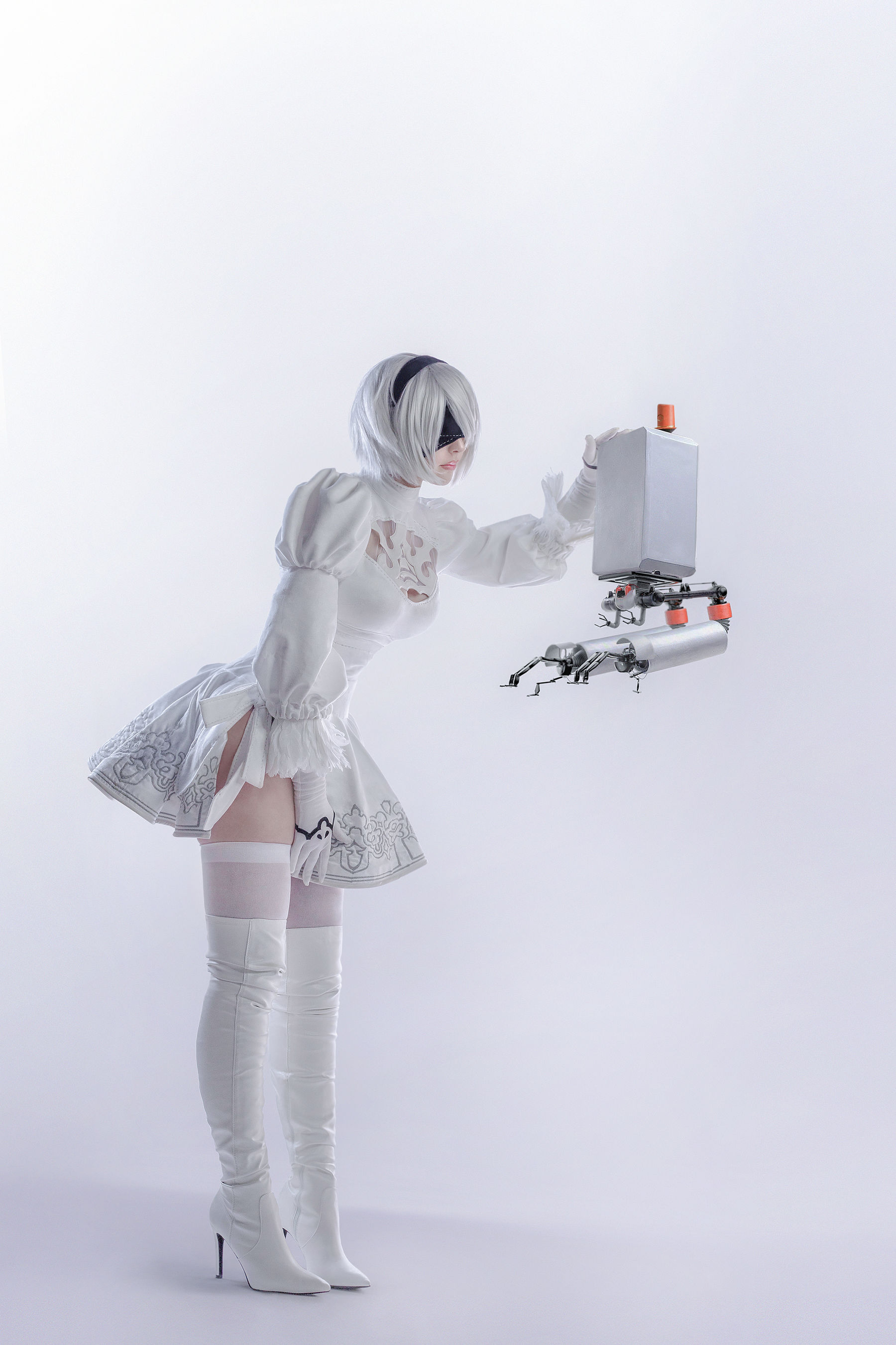 国外美女SayaTheFox – 2B White Dress [10P]