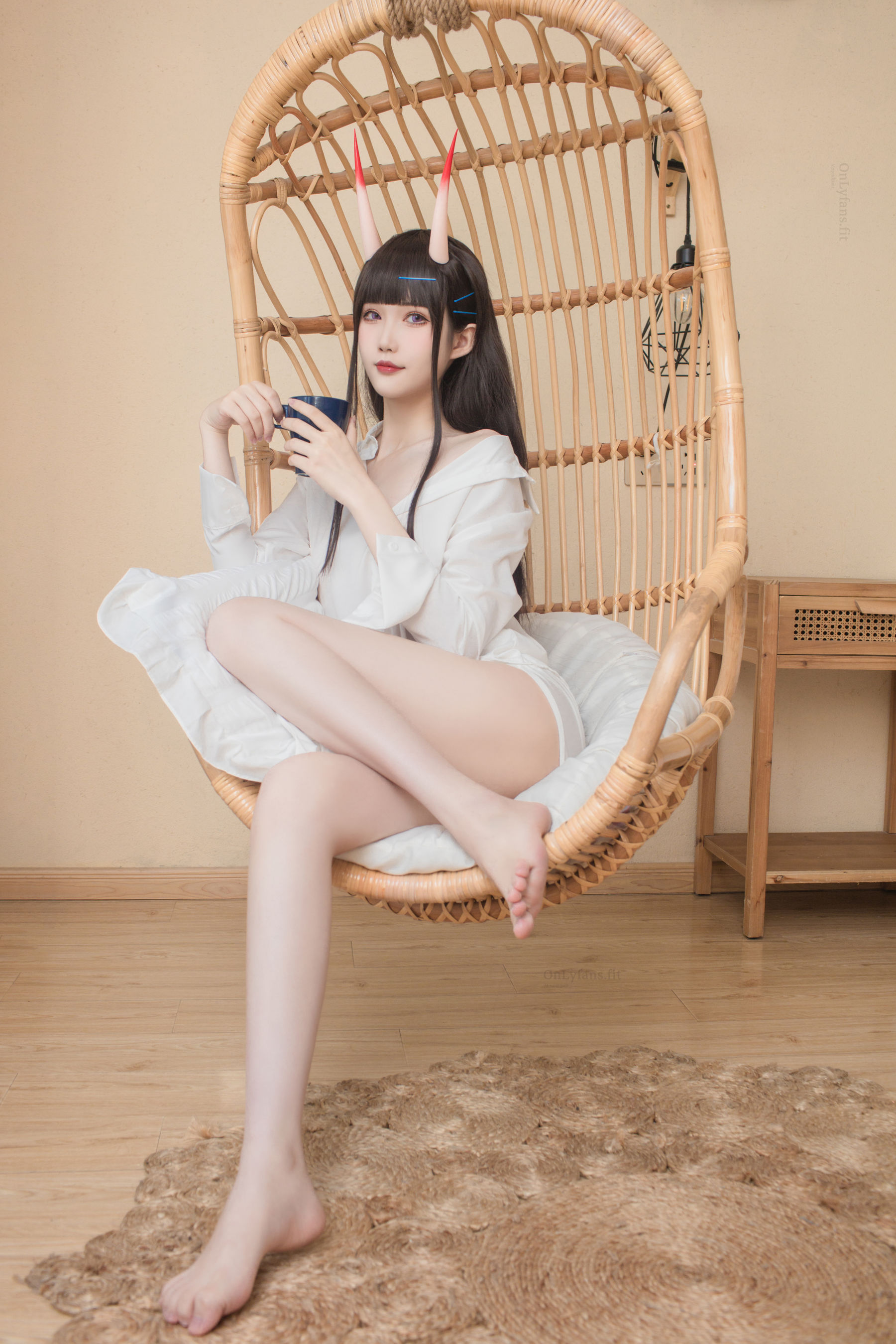 花兮_honoka – 能代 宁静的六叠间 [18P]