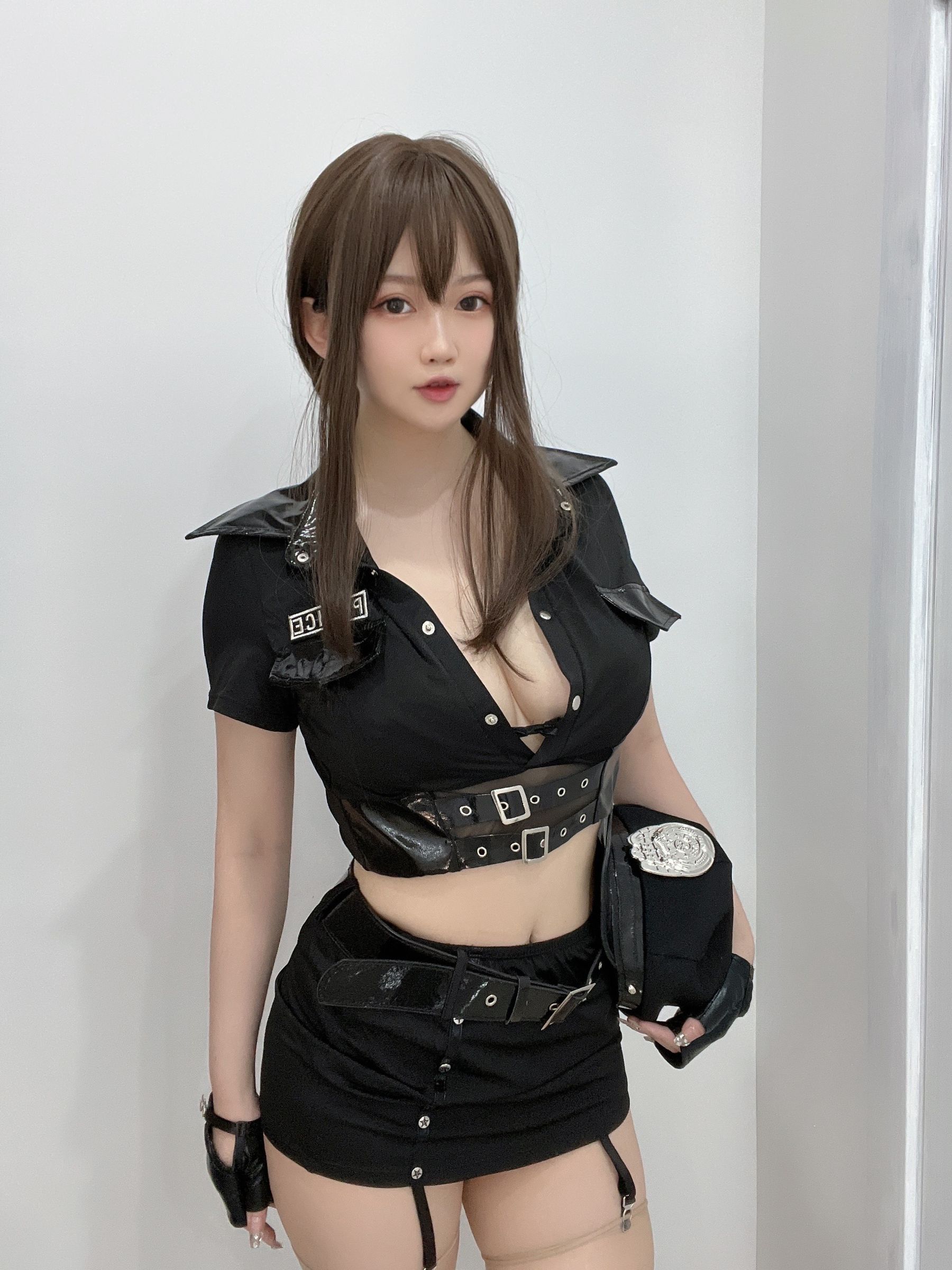 蜜桃少女是依酱呀 – 女警 [30P]