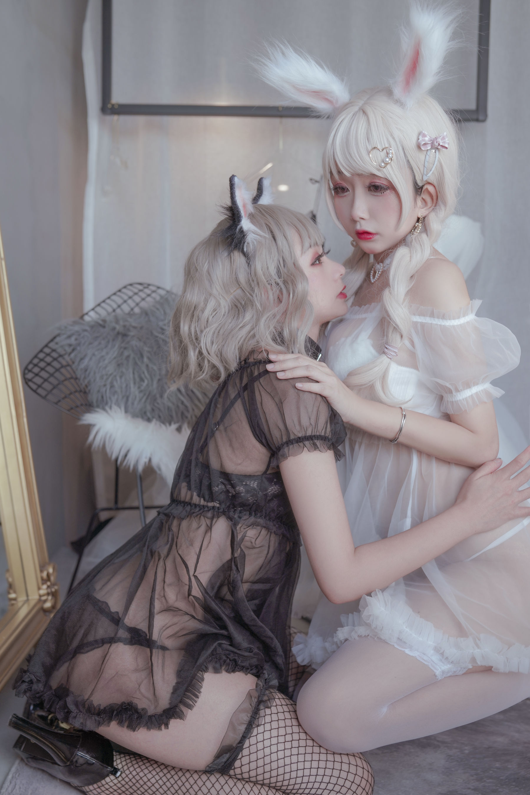 Cosplay日奈娇 猫与兔 [50P]