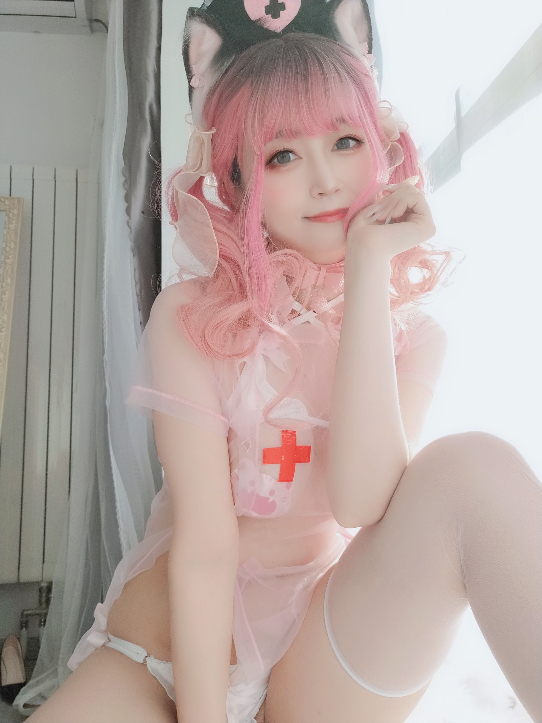 Coser小姐姐白银 – 猫咪护士 [34P]