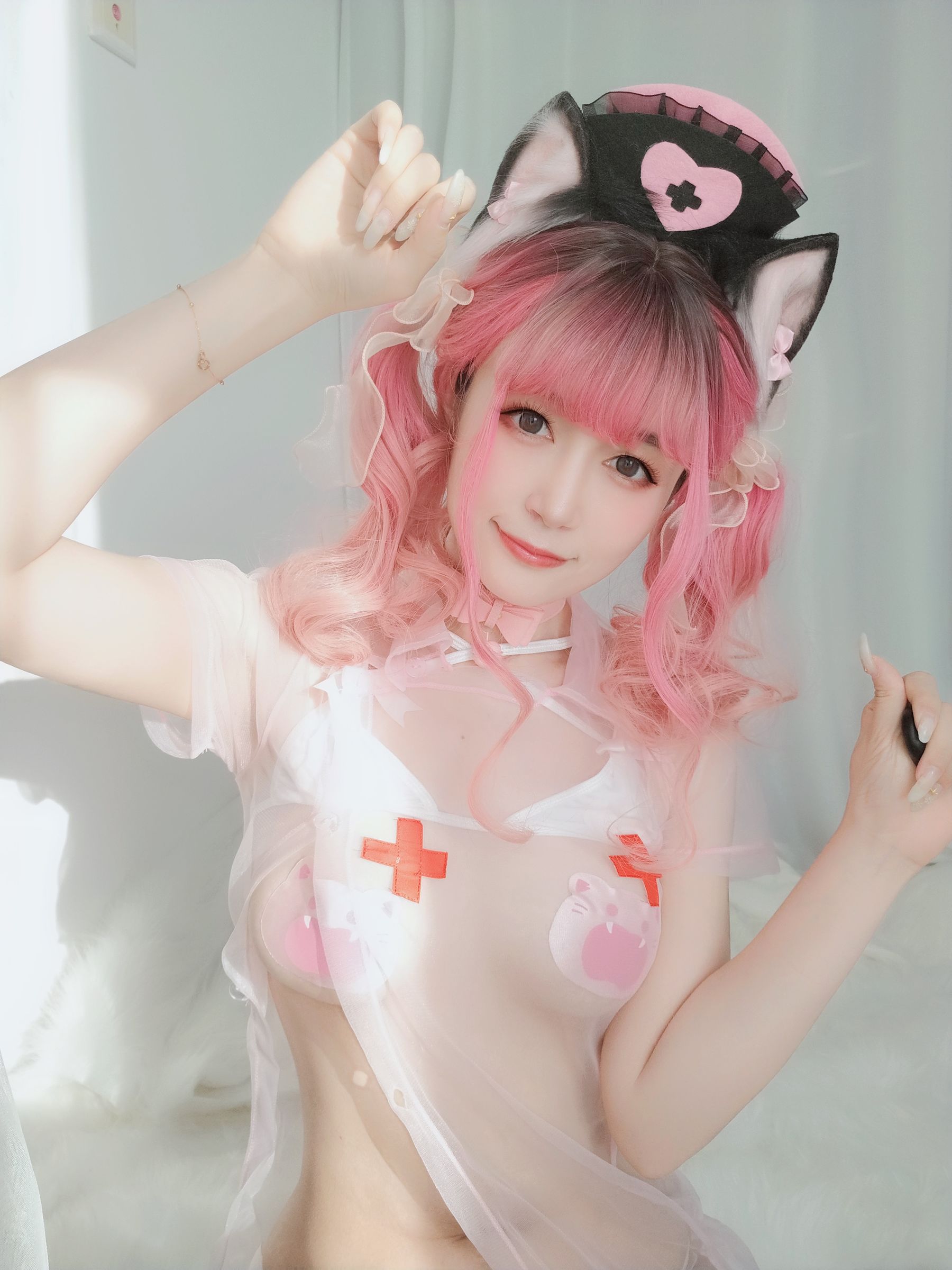 Coser小姐姐白银 – 猫咪护士 [34P]