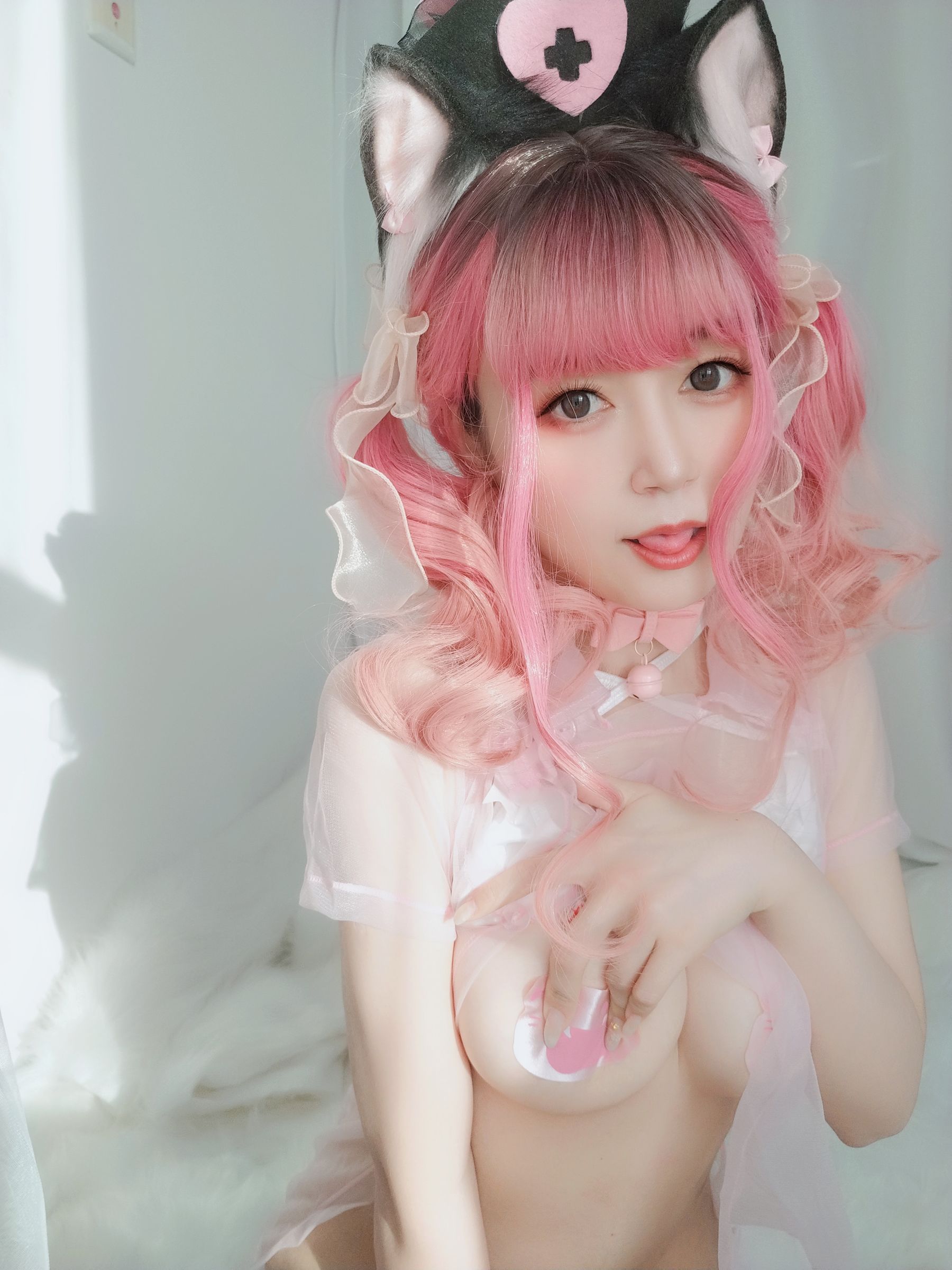 Coser小姐姐白银 – 猫咪护士 [34P]