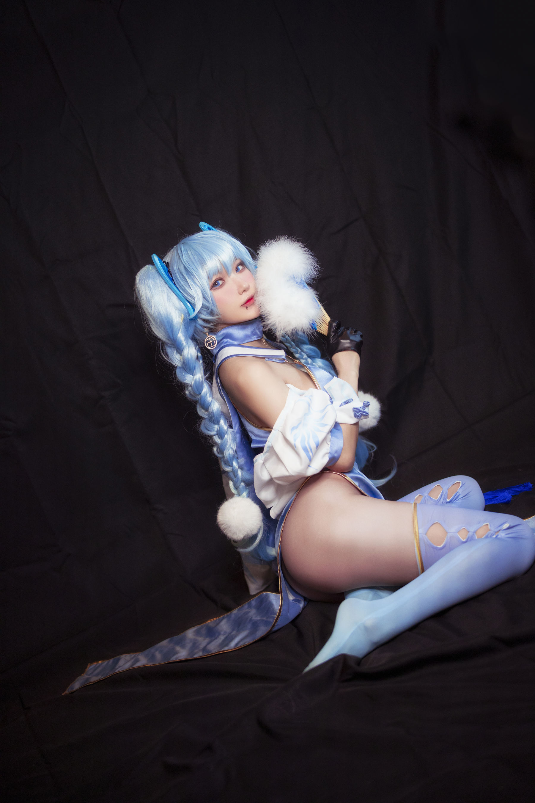 动漫博主阿包也是兔娘 – 少女前线 PA15翠雀媚 [31P]
