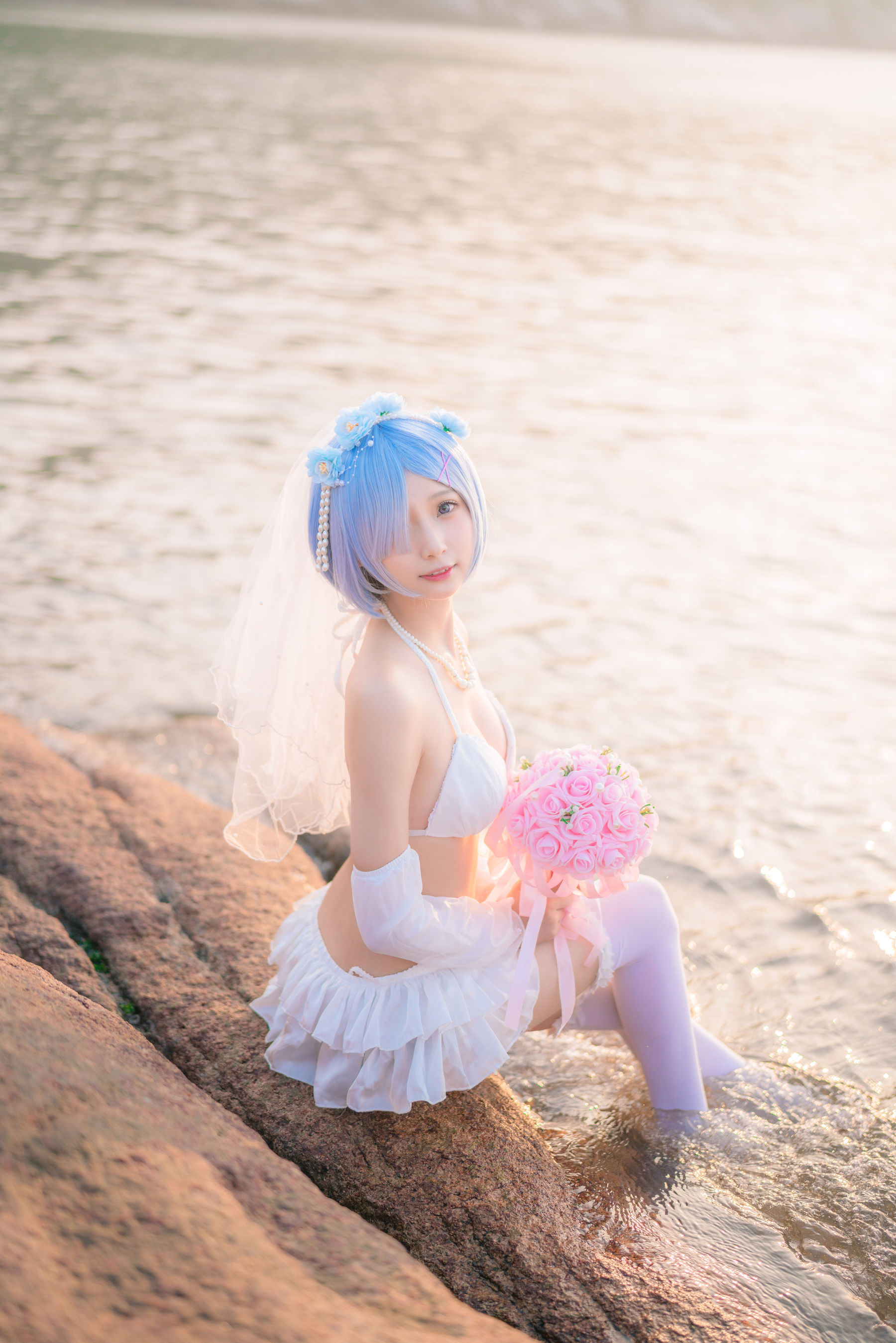 橙子喵 – 蕾姆海边婚纱花嫁 [18P]