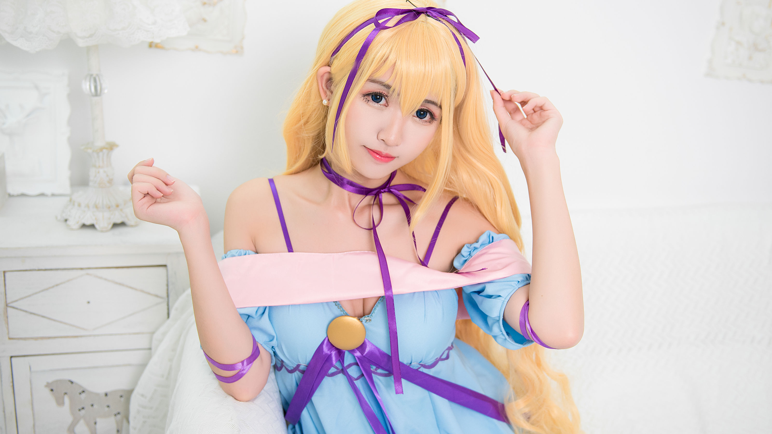 [萝莉COS] 鳗鱼霏儿 – 性感吊带睡裙 [20P]