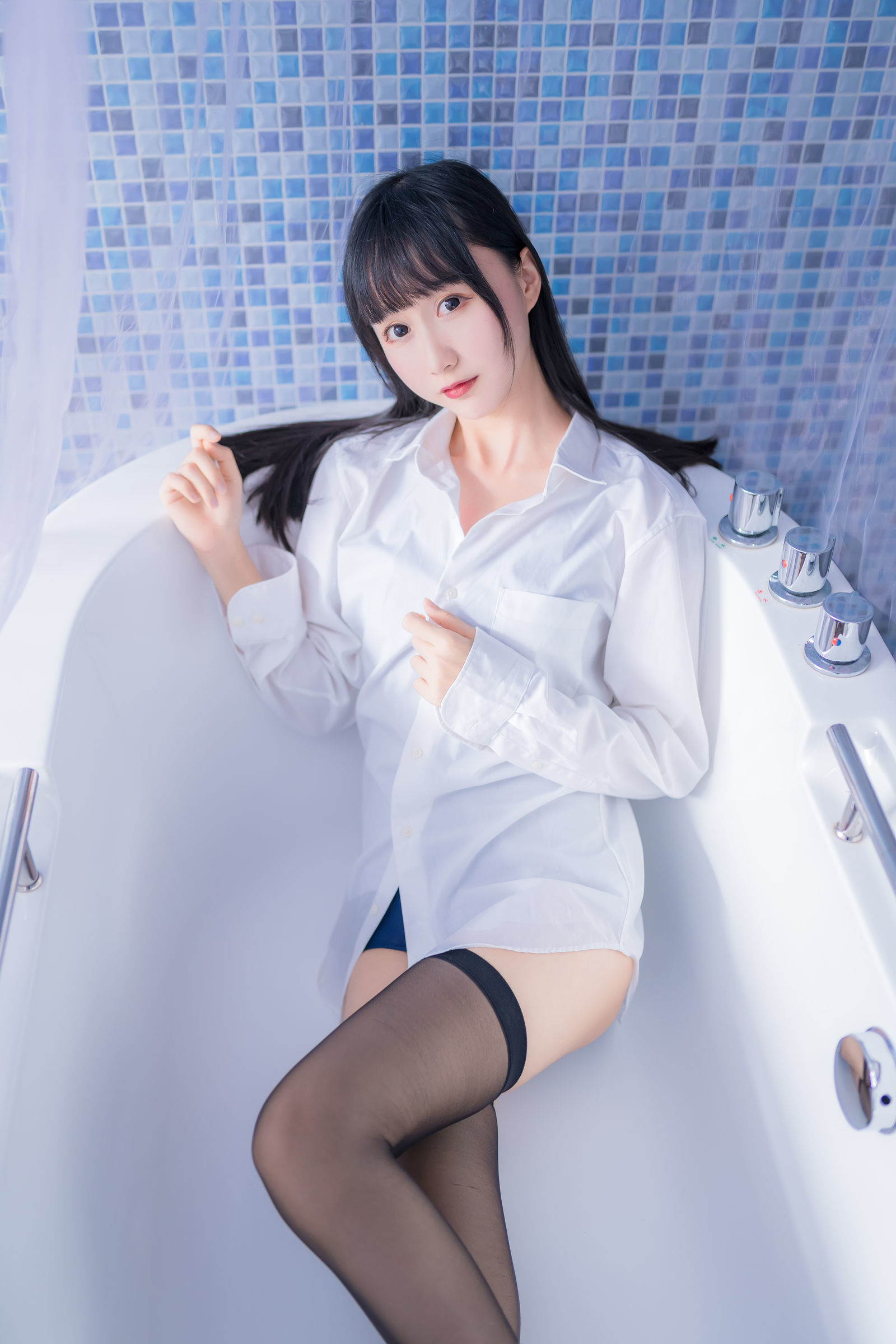 [萝莉COS] 木绵绵OwO – 白衬衫黑丝死库水 [30P]