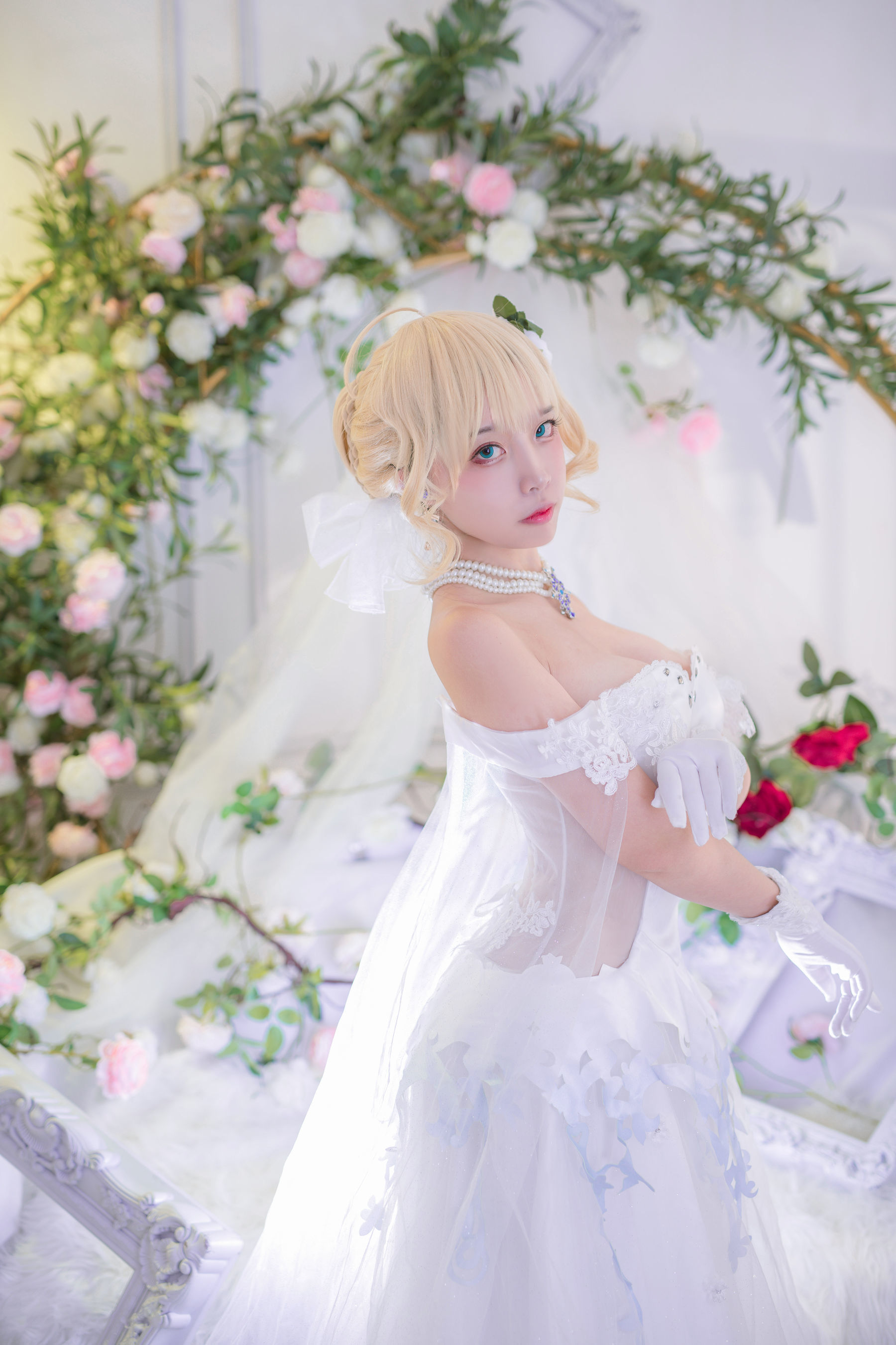 人气Coser二佐Nisa 花嫁 [30P]