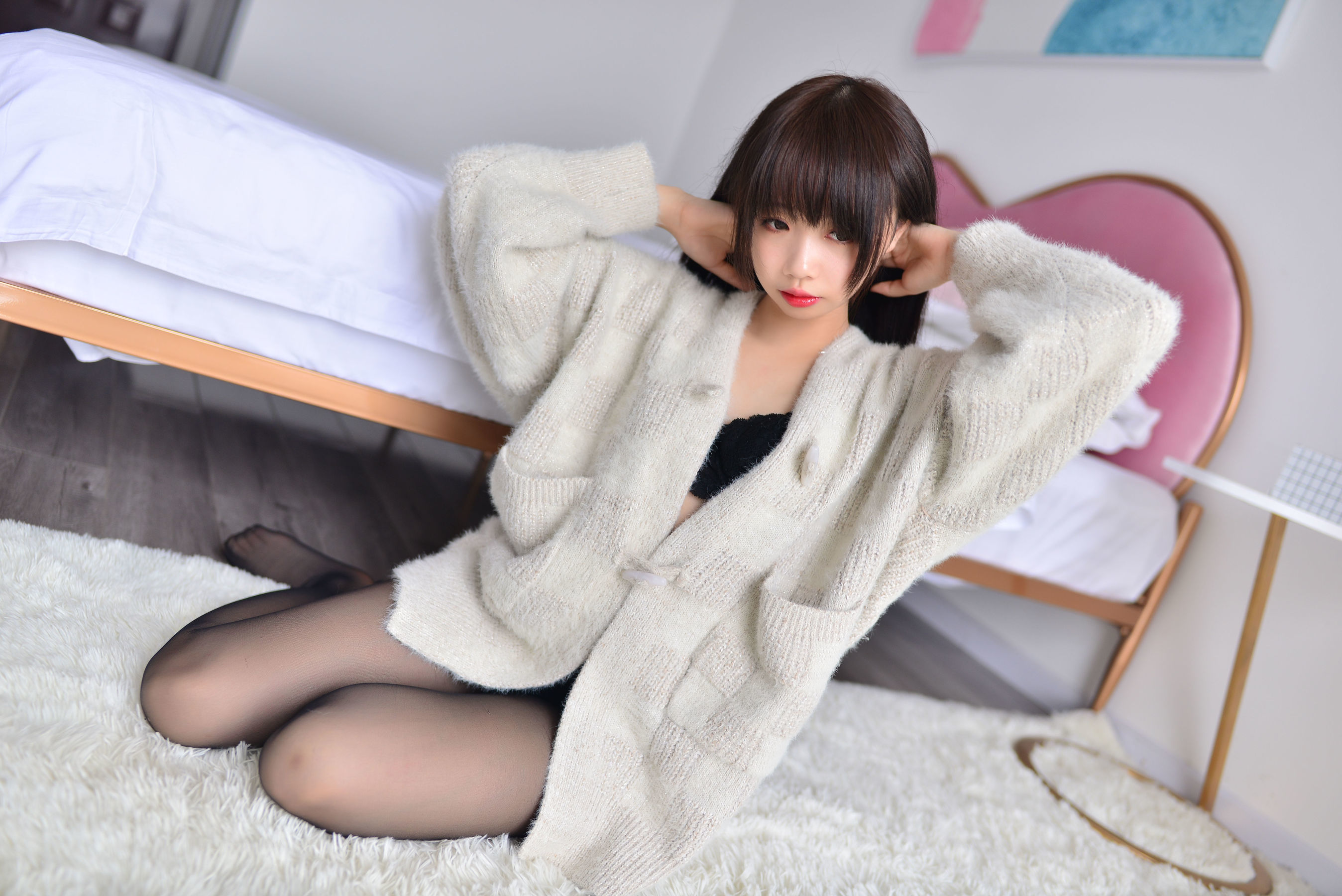 [萝莉COS] 雪琪 – 毛衣少女 [34P]