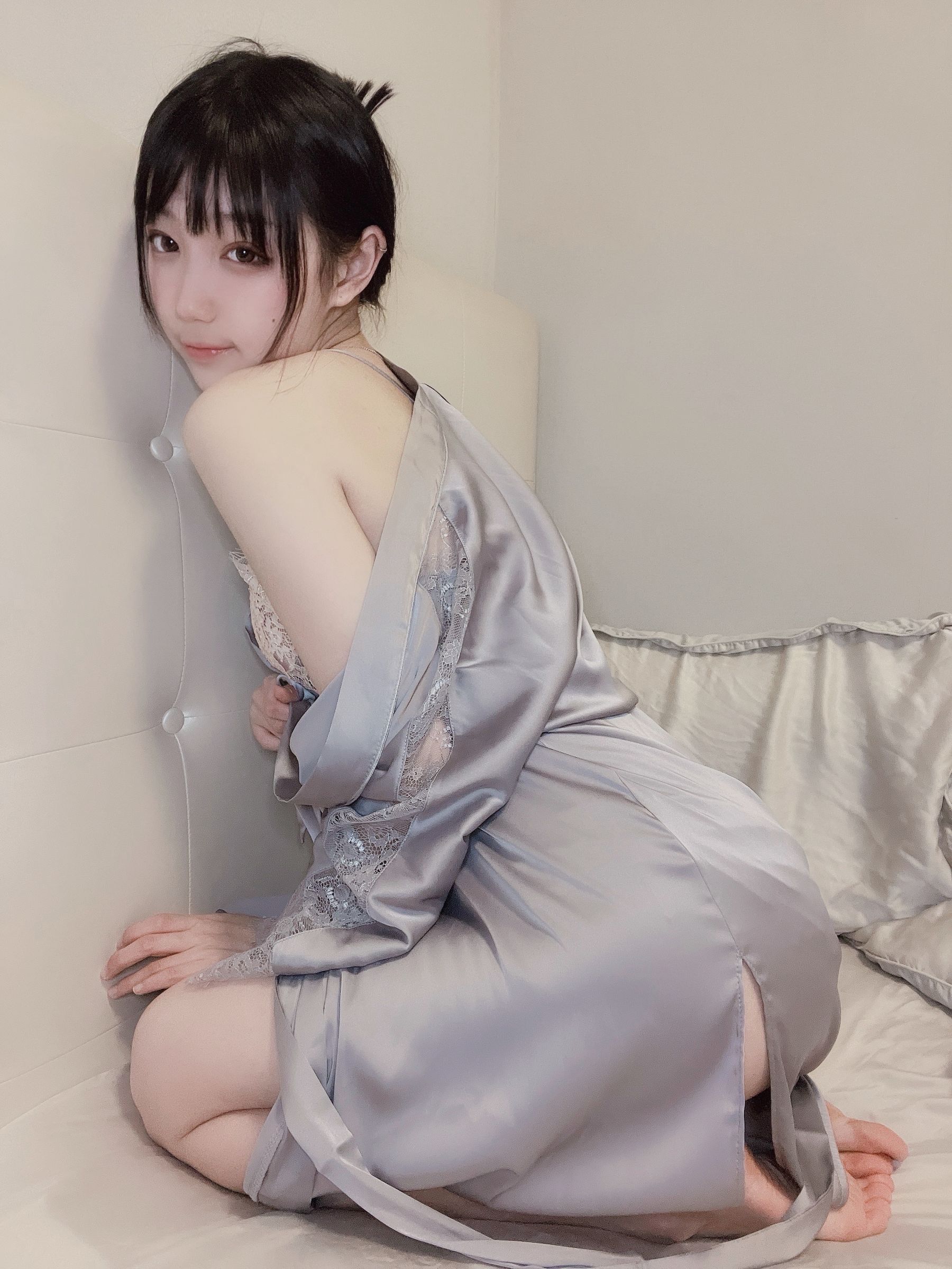 周叽是可爱兔兔 – 今夕何夕睡袍 [9P]