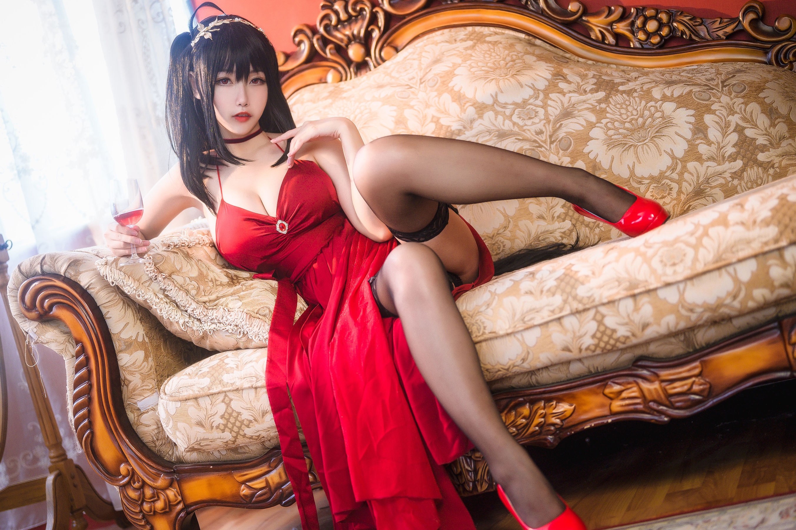 微博妹子Momoko葵葵 – 大凤之礼服 [18P]