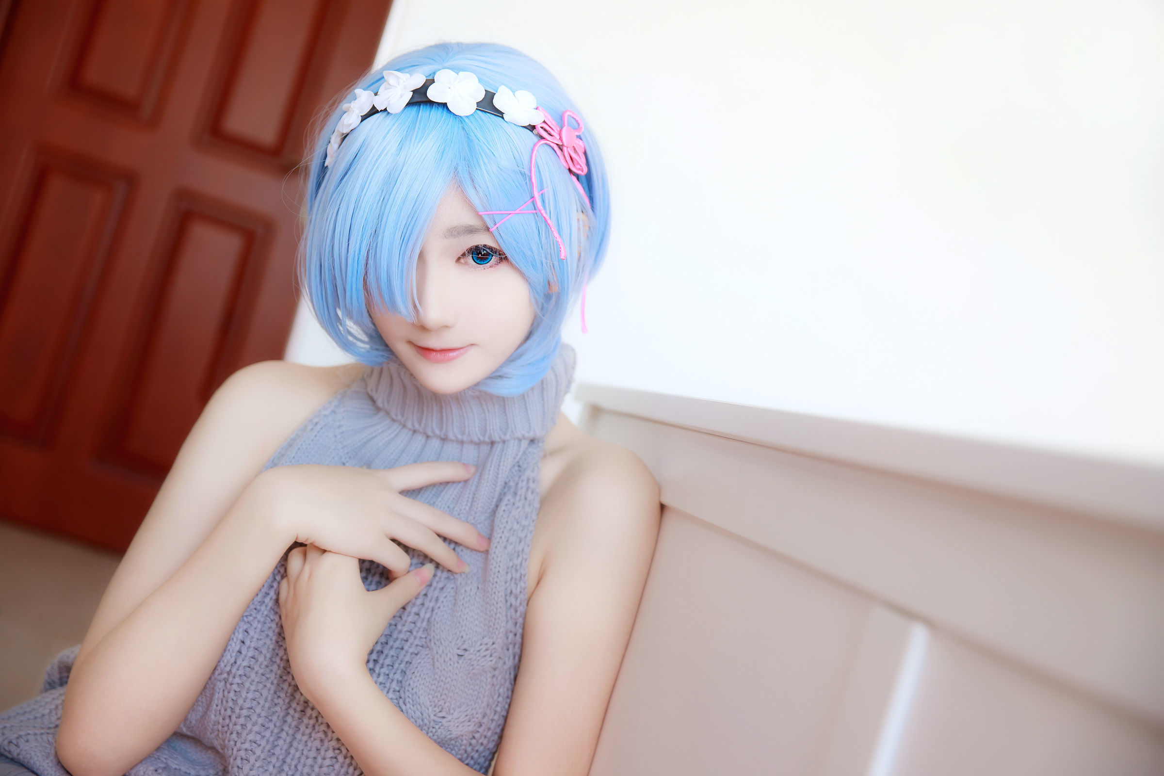 [萝莉COS] 南桃Momoko – 蕾姆露背毛衣 [12P]