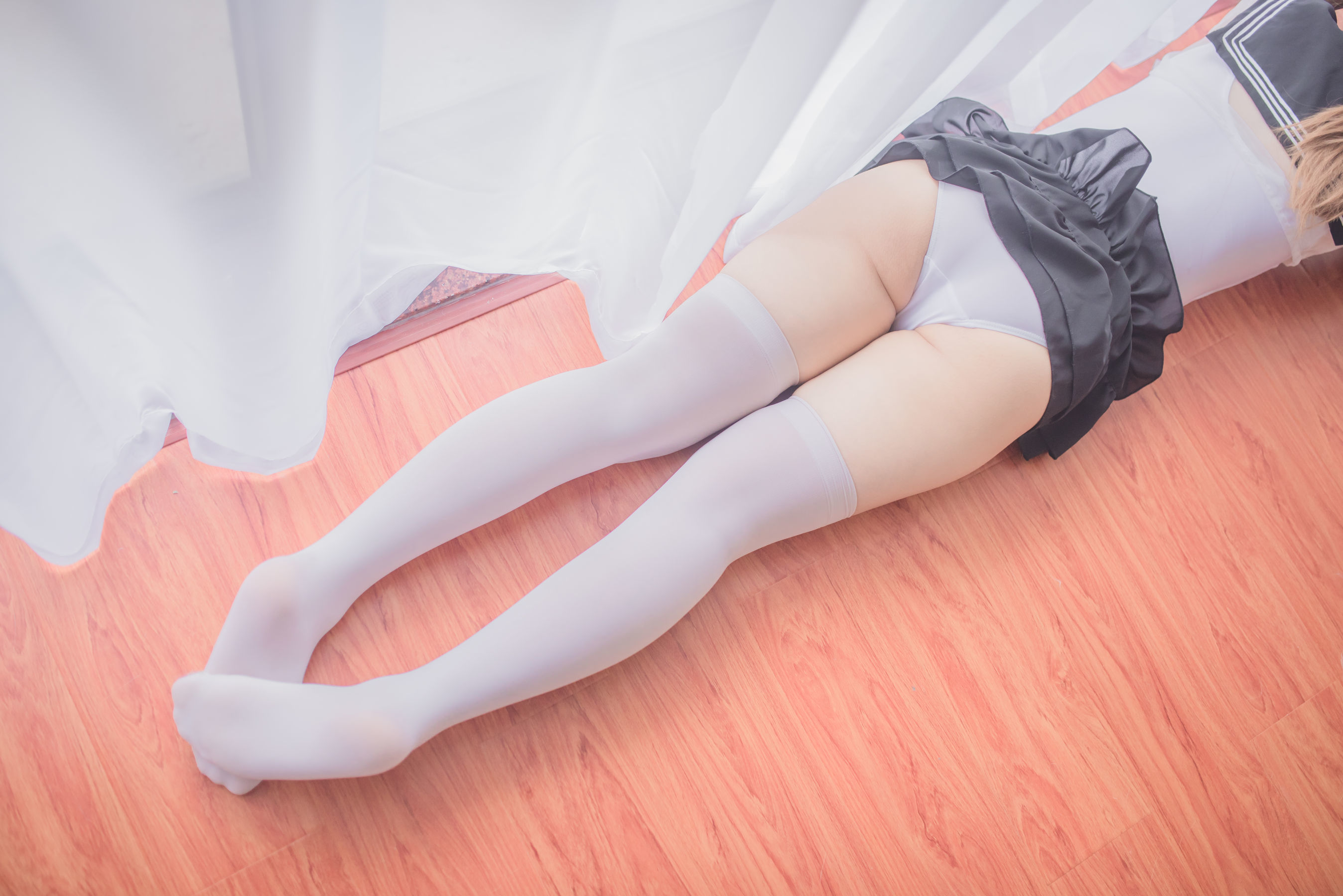 [萝莉COS] 白金Saki – 学生服 [17P]
