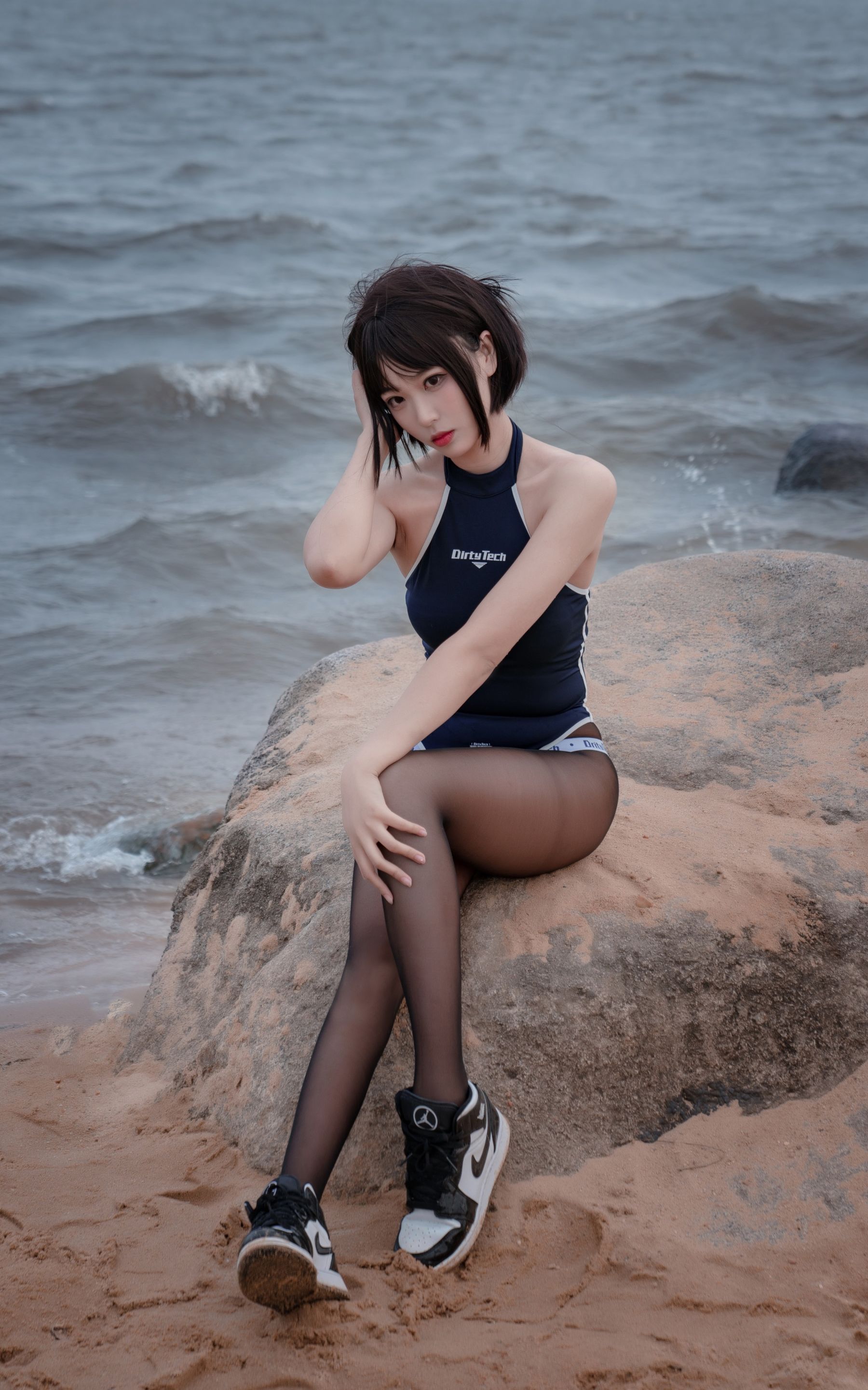 轩萧学姐 – 沙滩竞泳 [45P]