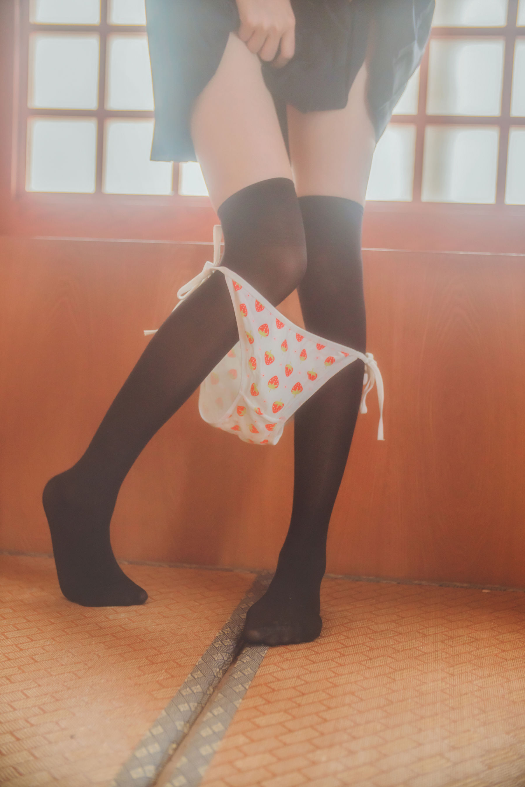 桜桃喵《小背心换水手服》 [144P]