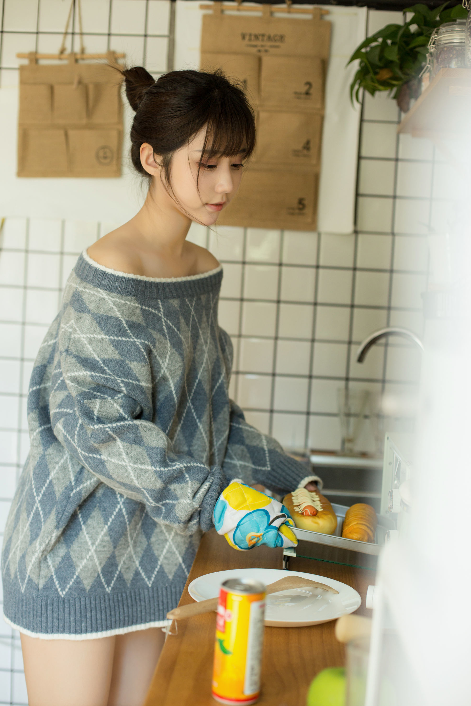 [萝莉COS] 微博福利姬镜酱 – 不知梦 日常 [86P]