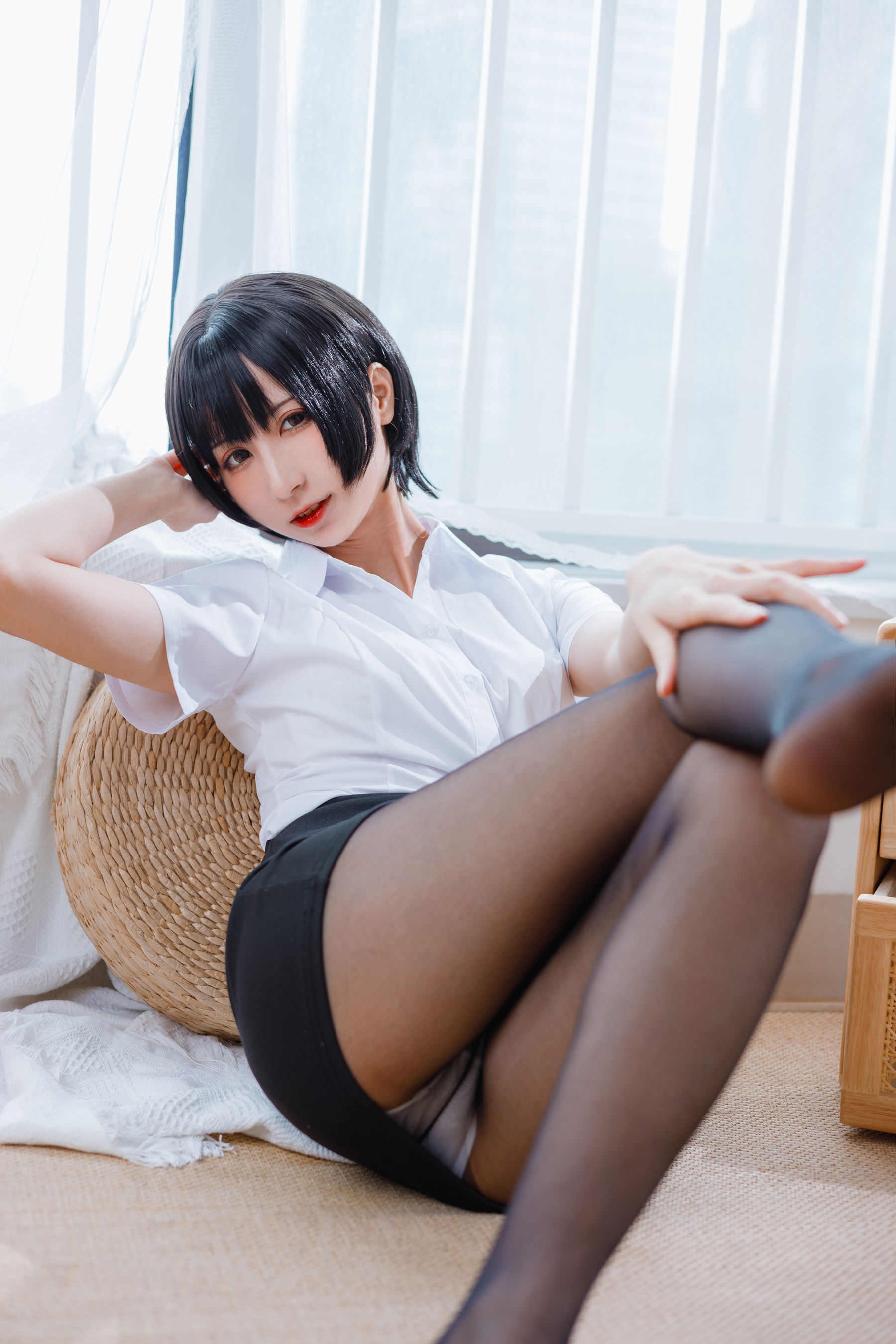 贝儿酱Miki – OL装 [31P]
