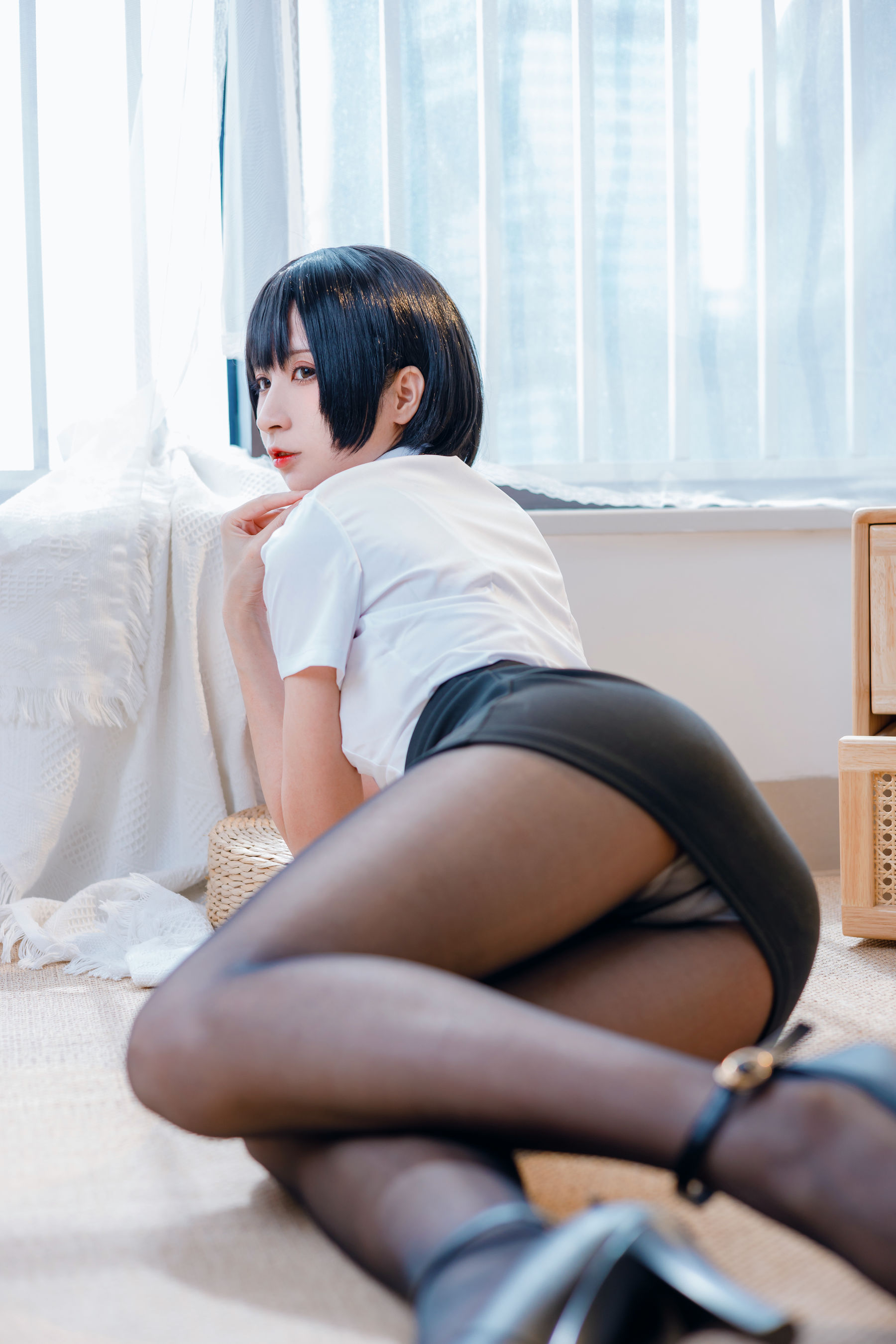 贝儿酱Miki – OL装 [31P]