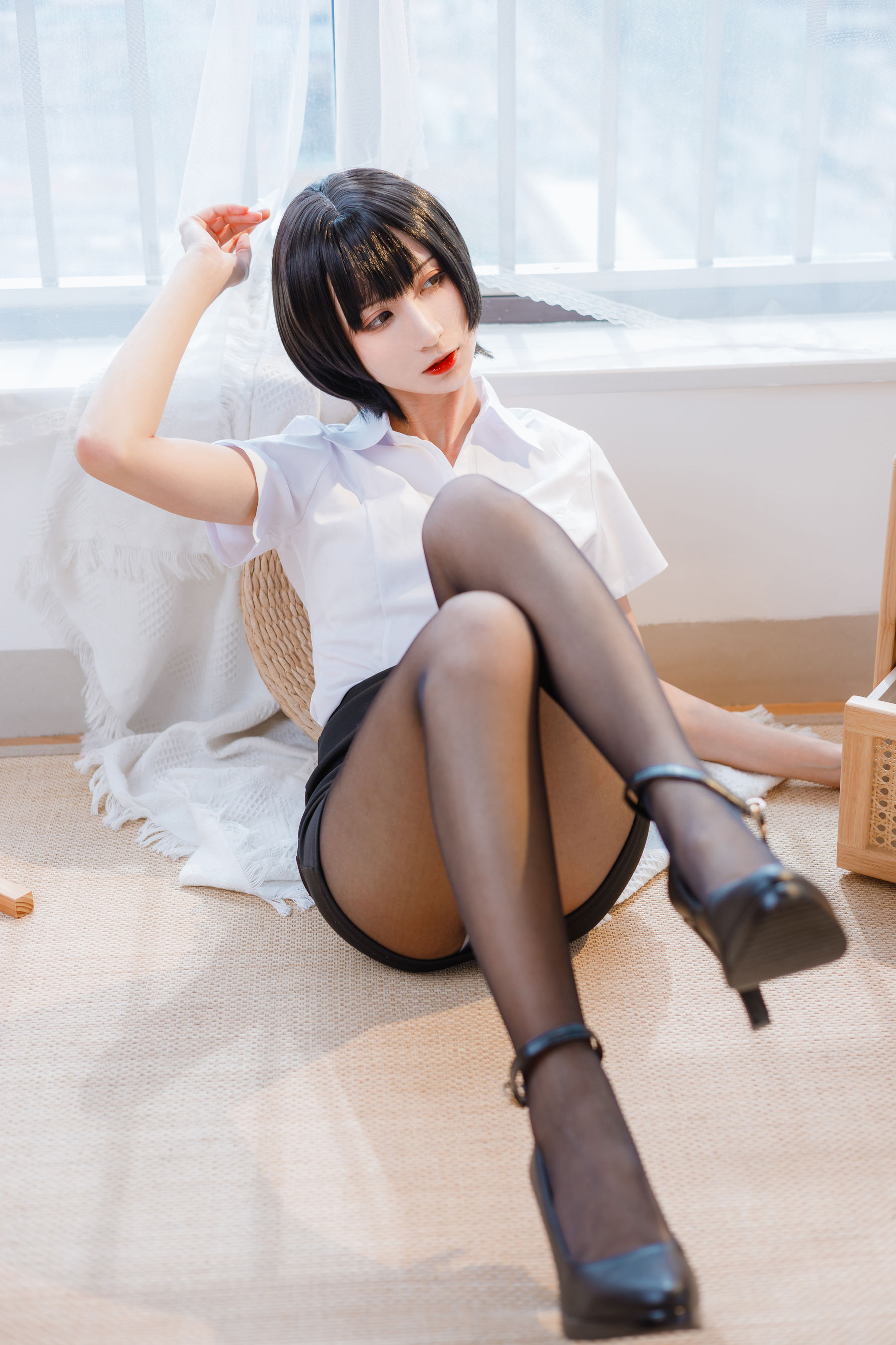 贝儿酱Miki – OL装 [31P]