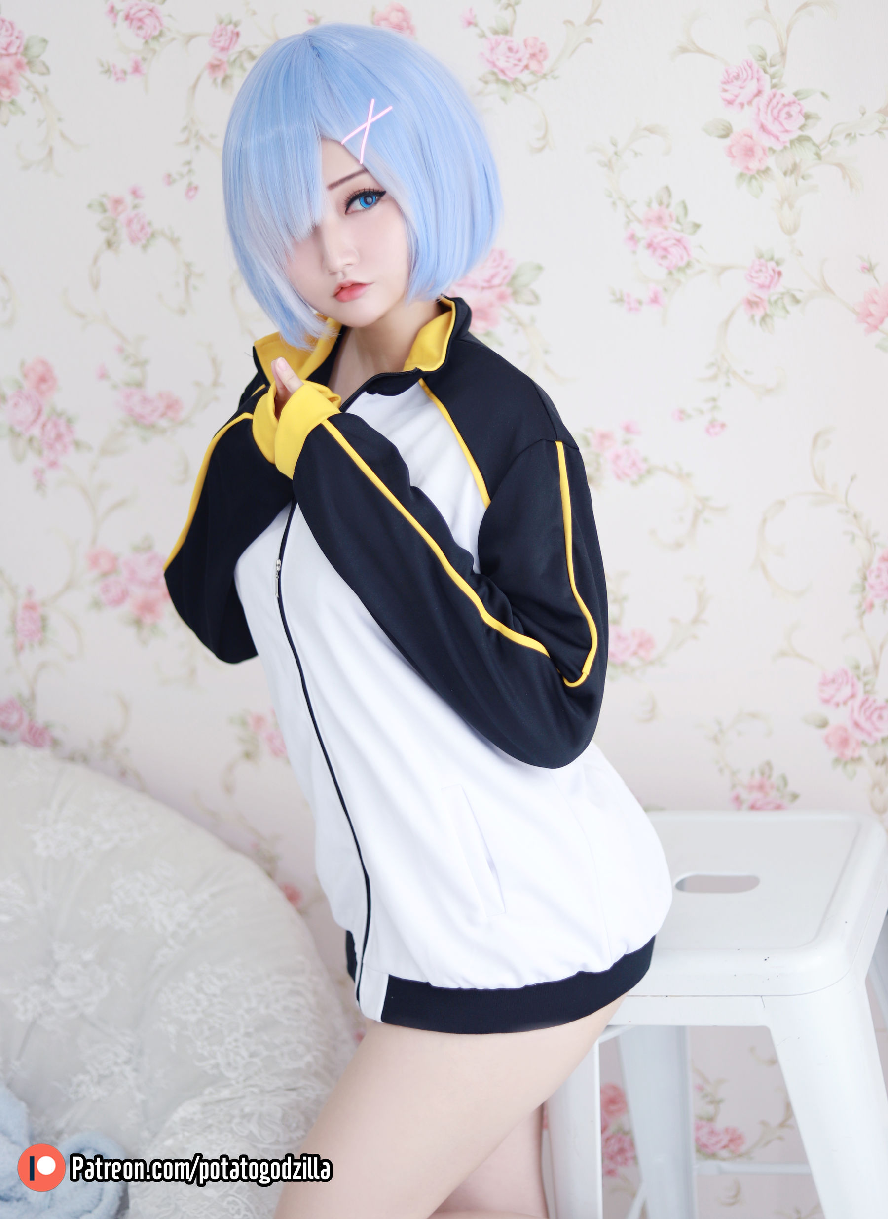 Coser小姐姐Potato Godzilla – Rem In Subaru Jacket [30P]