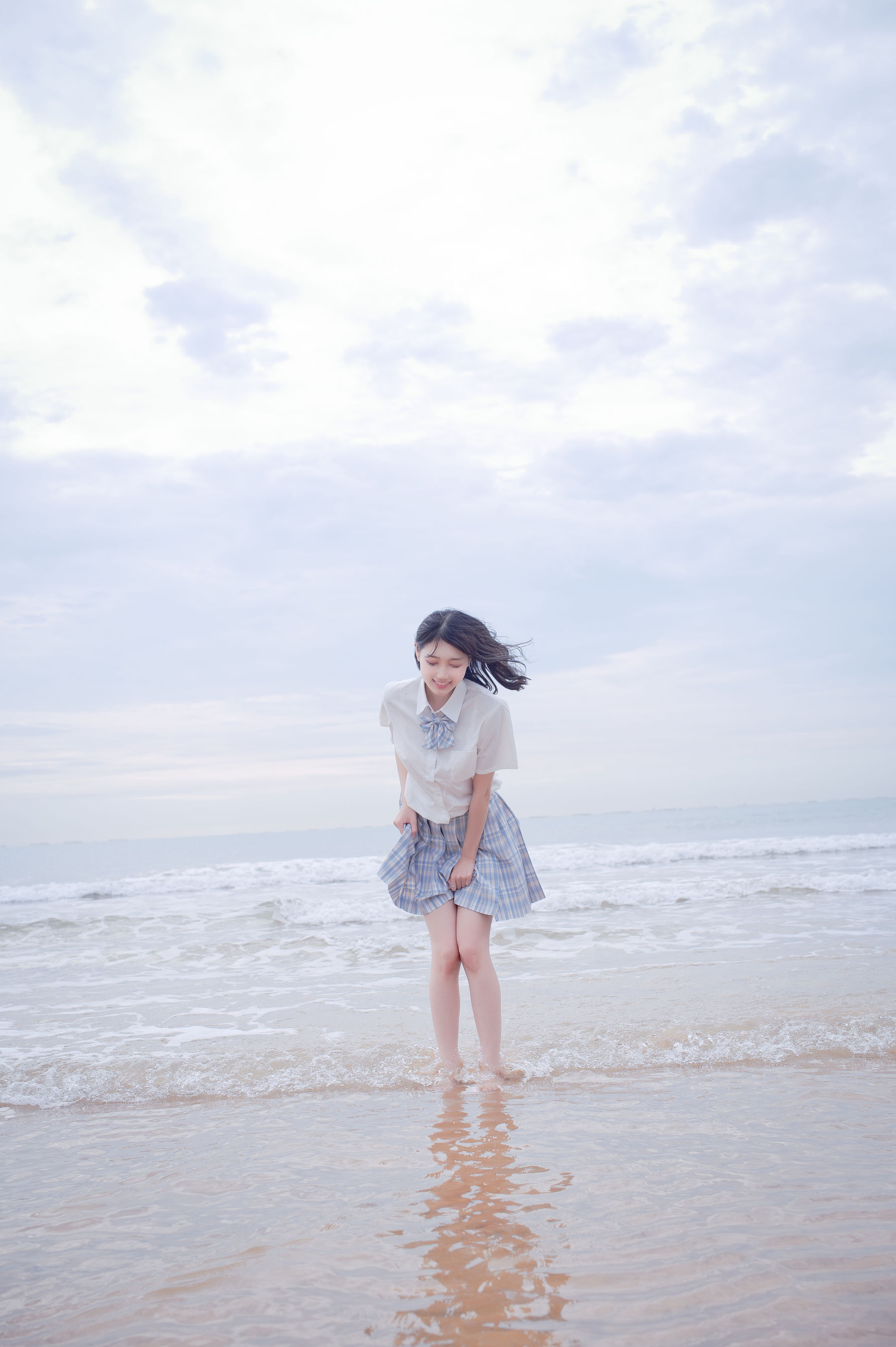 周叽是可爱兔兔 – 海边jk [35P]