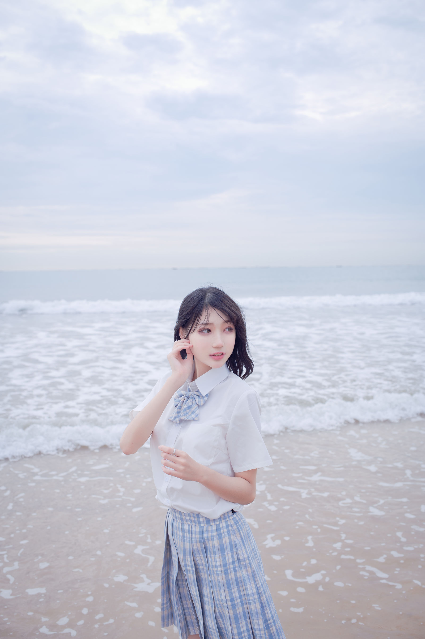 周叽是可爱兔兔 – 海边jk [35P]