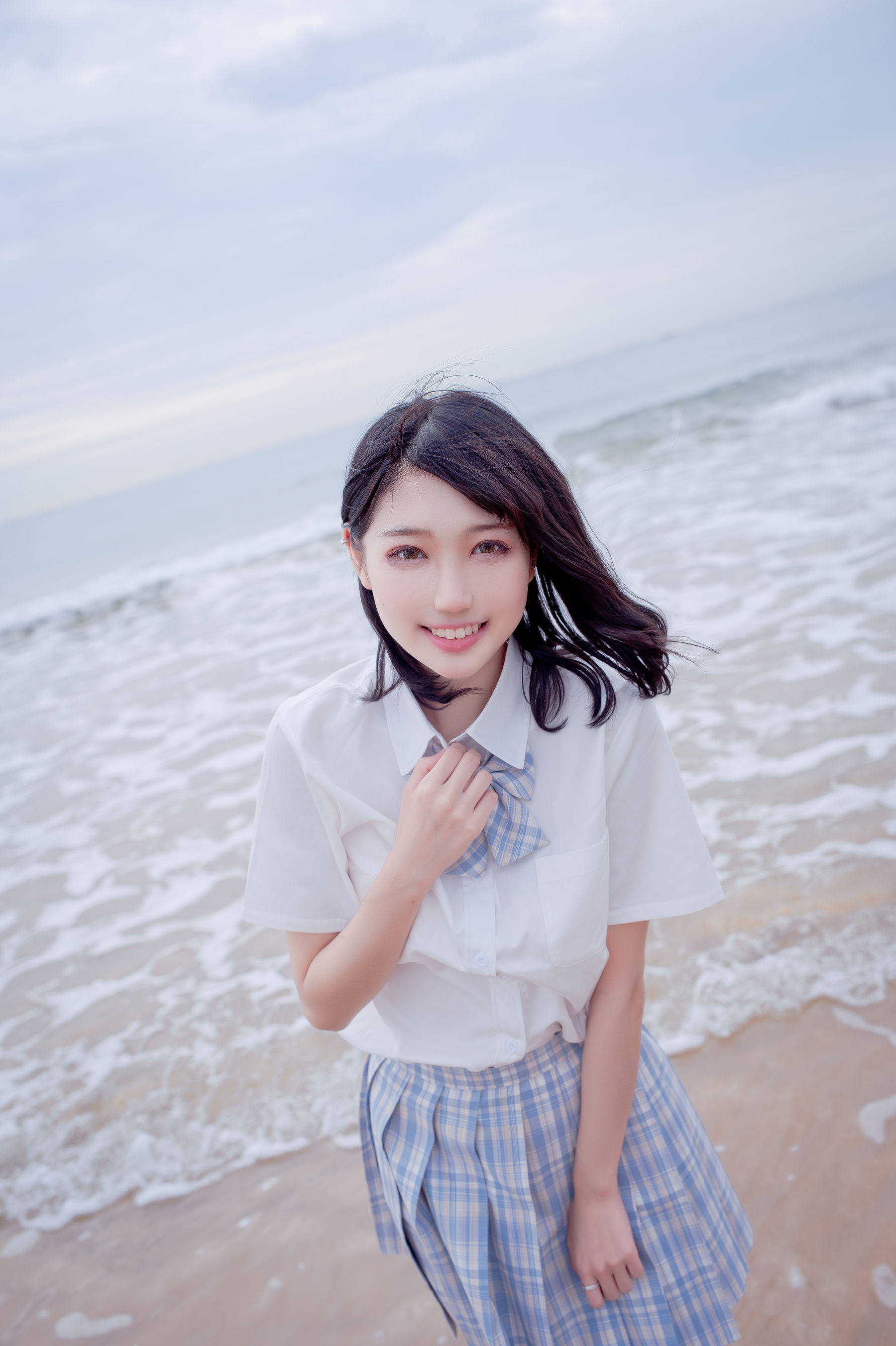 周叽是可爱兔兔 – 海边jk [35P]