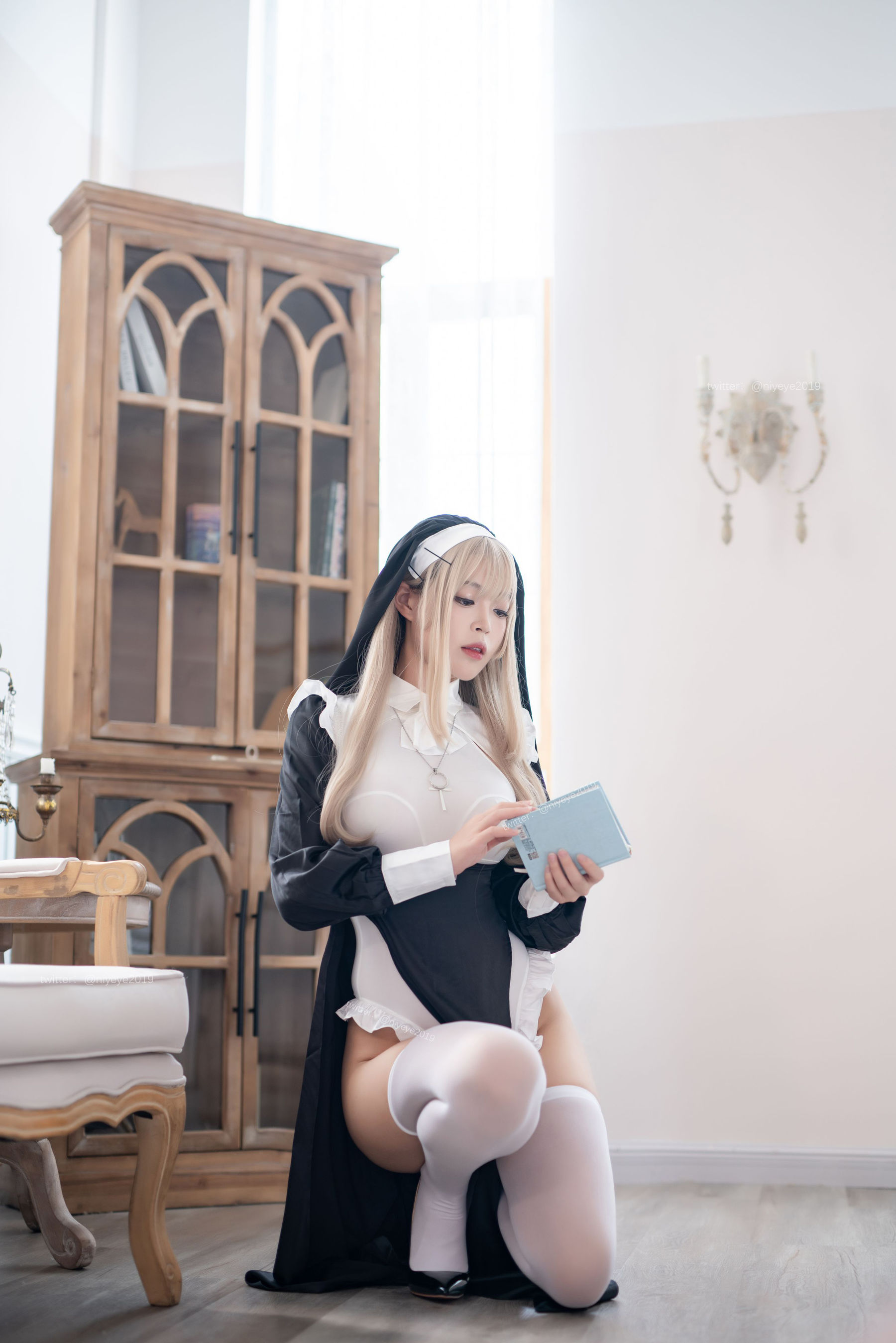 萌系小姐姐-白烨- – 禁x欲修女 [77P]