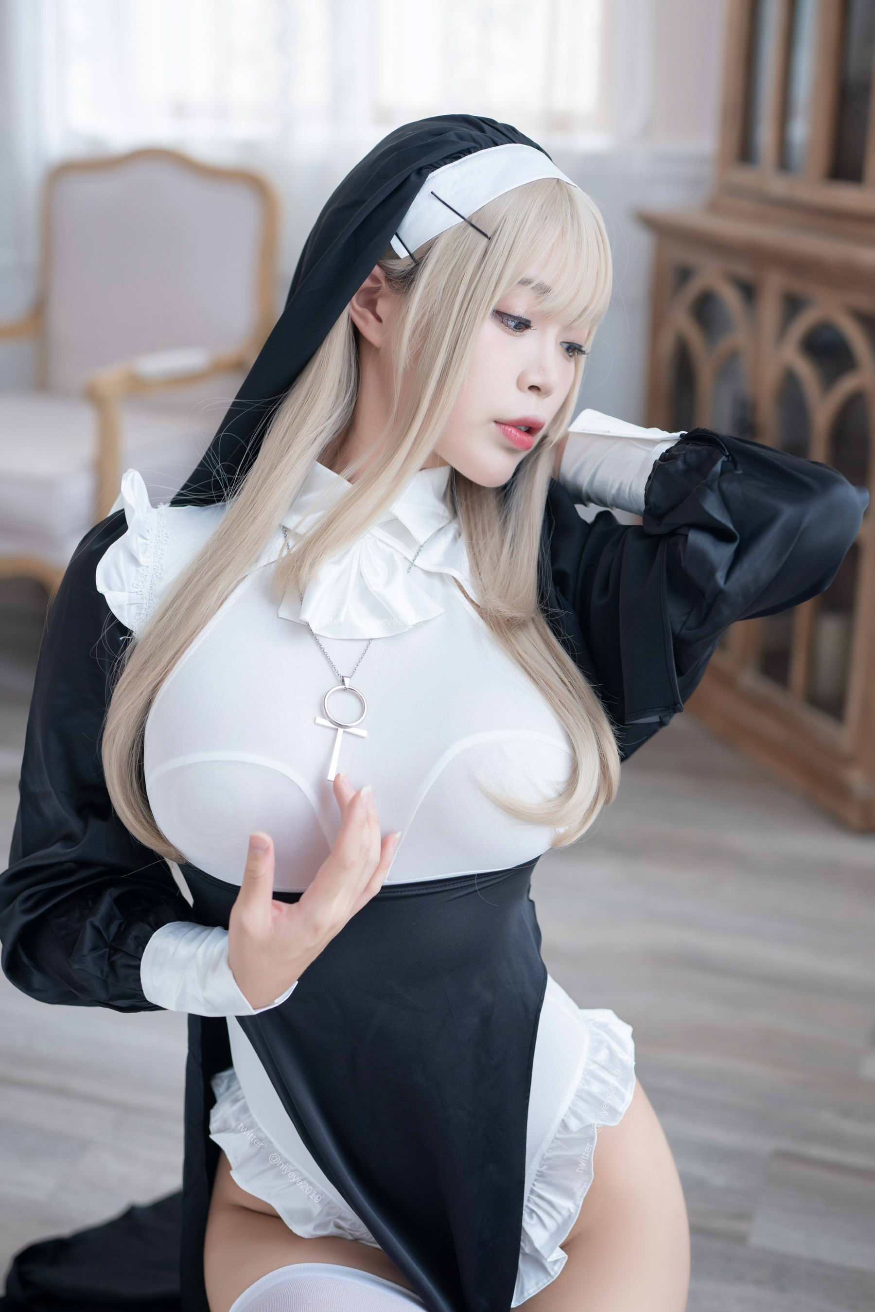 萌系小姐姐-白烨- – 禁x欲修女 [77P]
