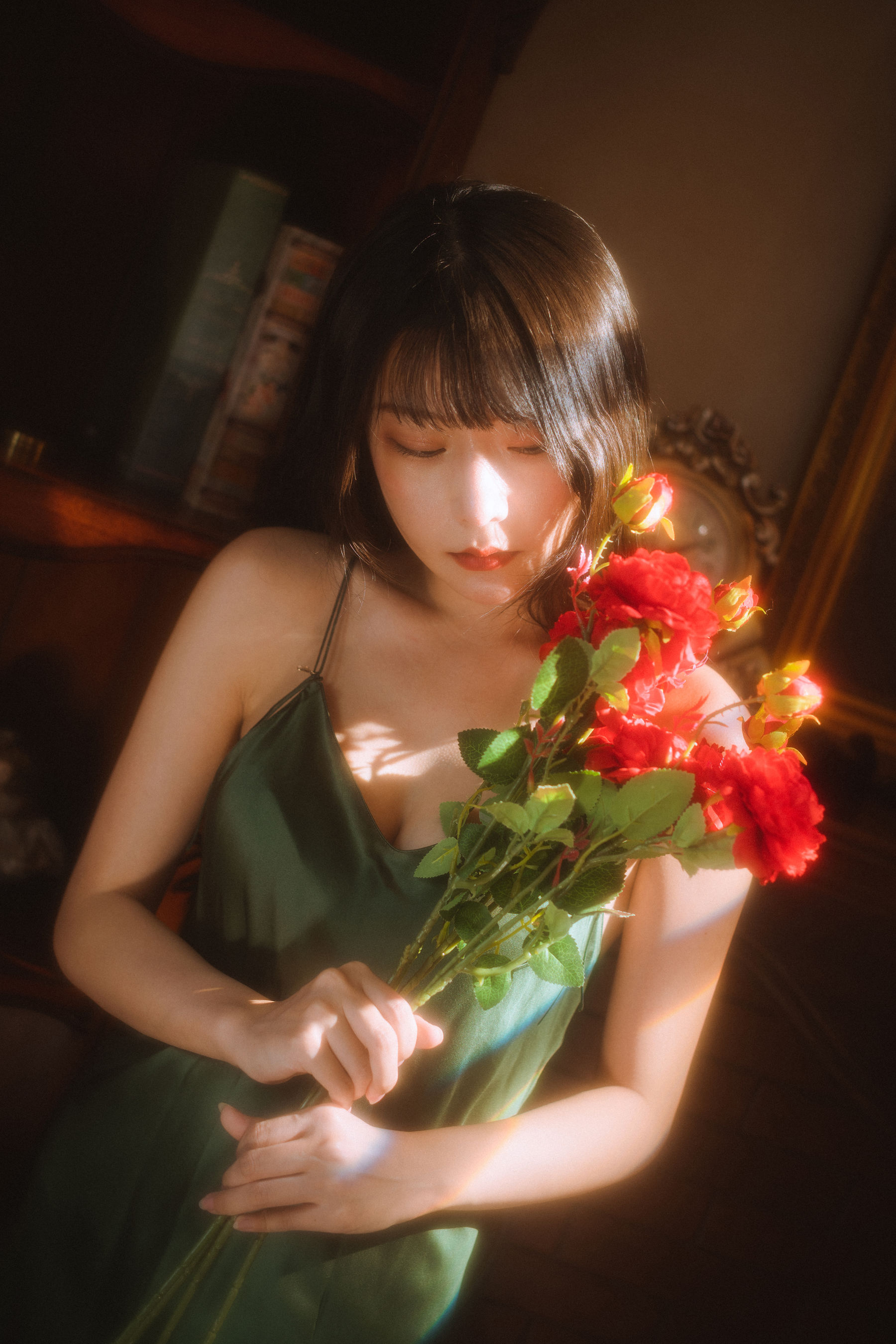 香草喵露露 – 杨枝甘露 绿色连衣裙 [45P]