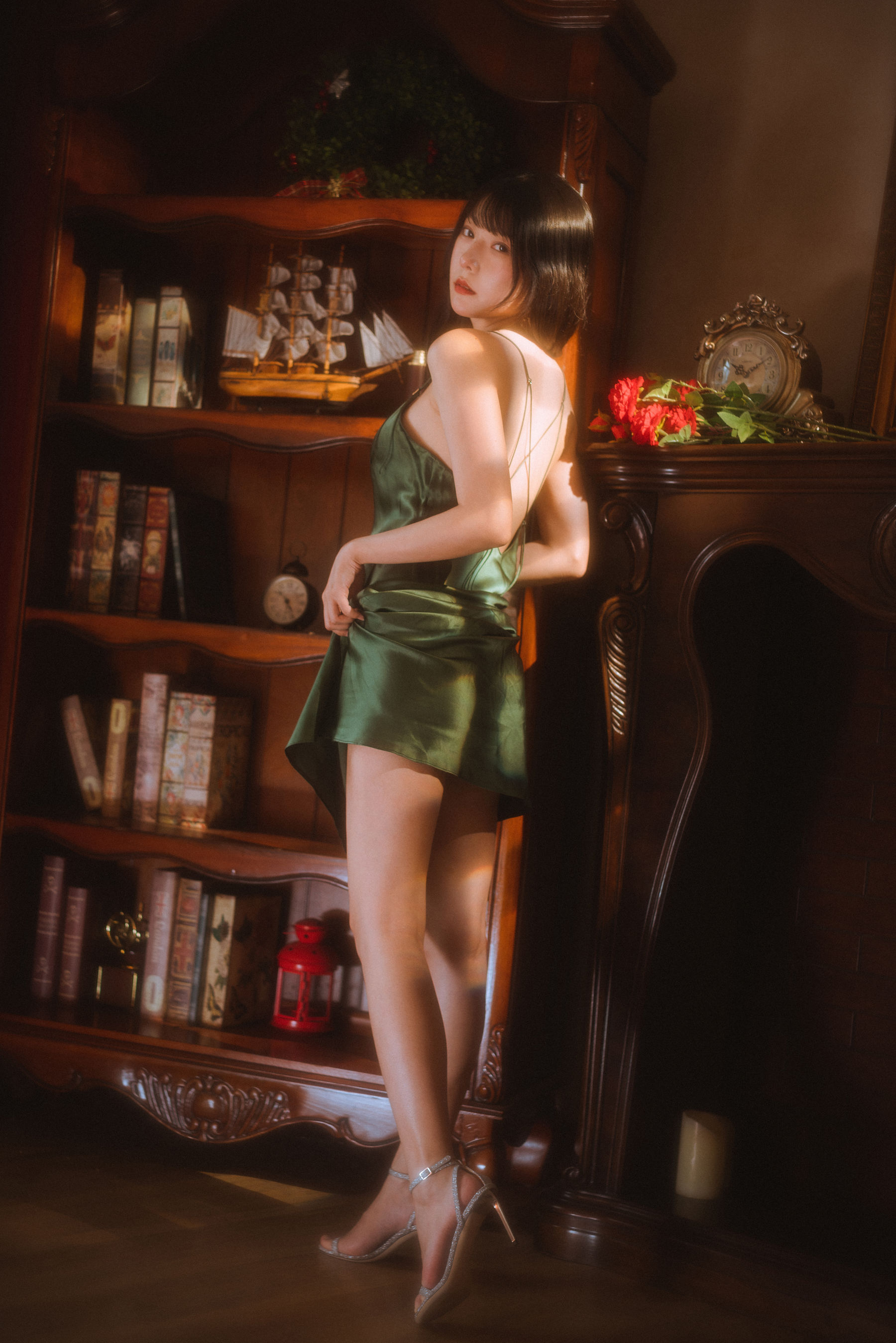 香草喵露露 – 杨枝甘露 绿色连衣裙 [45P]