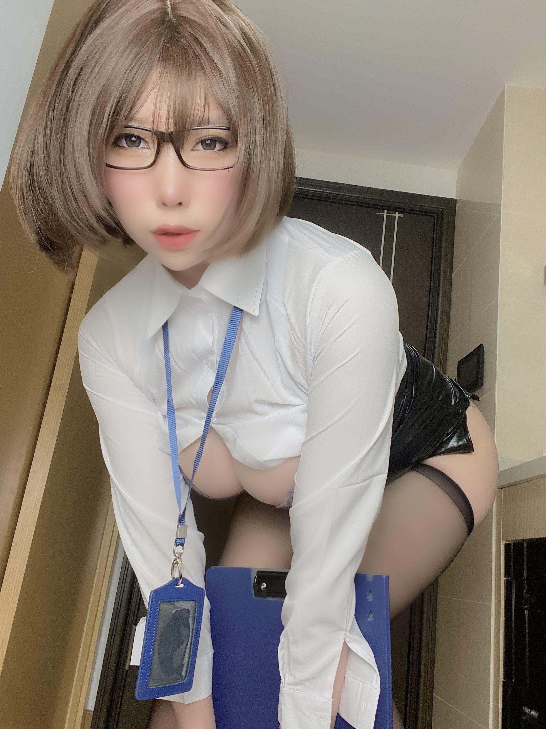 二次元巨乳美女鹿野希 [Fantia] 【20211229】仕事終わったよ~今から特別残業サービスしよう [105P]