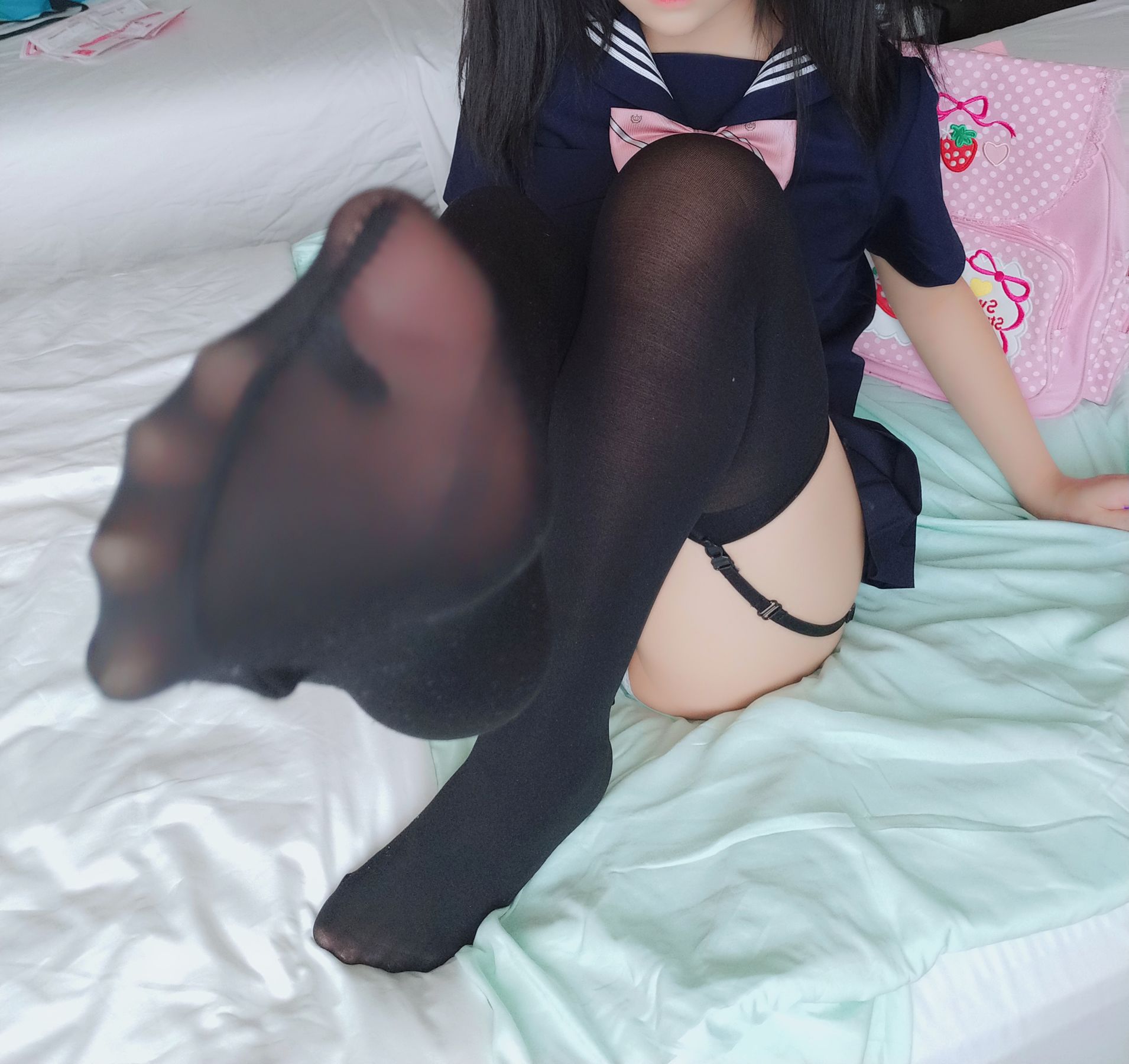 [萝莉COS] 摇摇乐yoyo – 诱人小学妹 [43P]