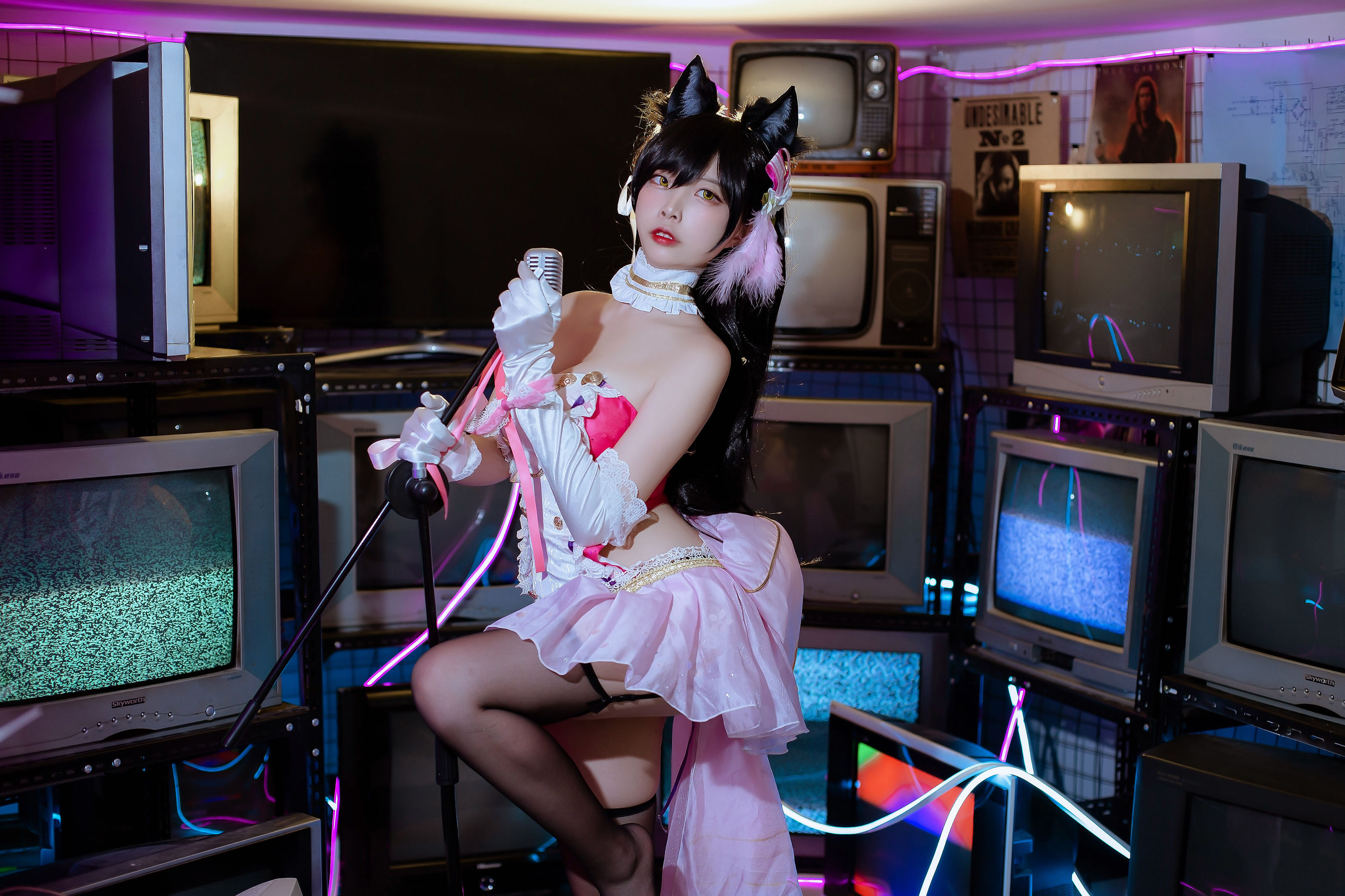 [Cosplay写真] 人气Coser二佐Nisa – 犬之眷之碧蓝爱宕 打歌服 [14P]